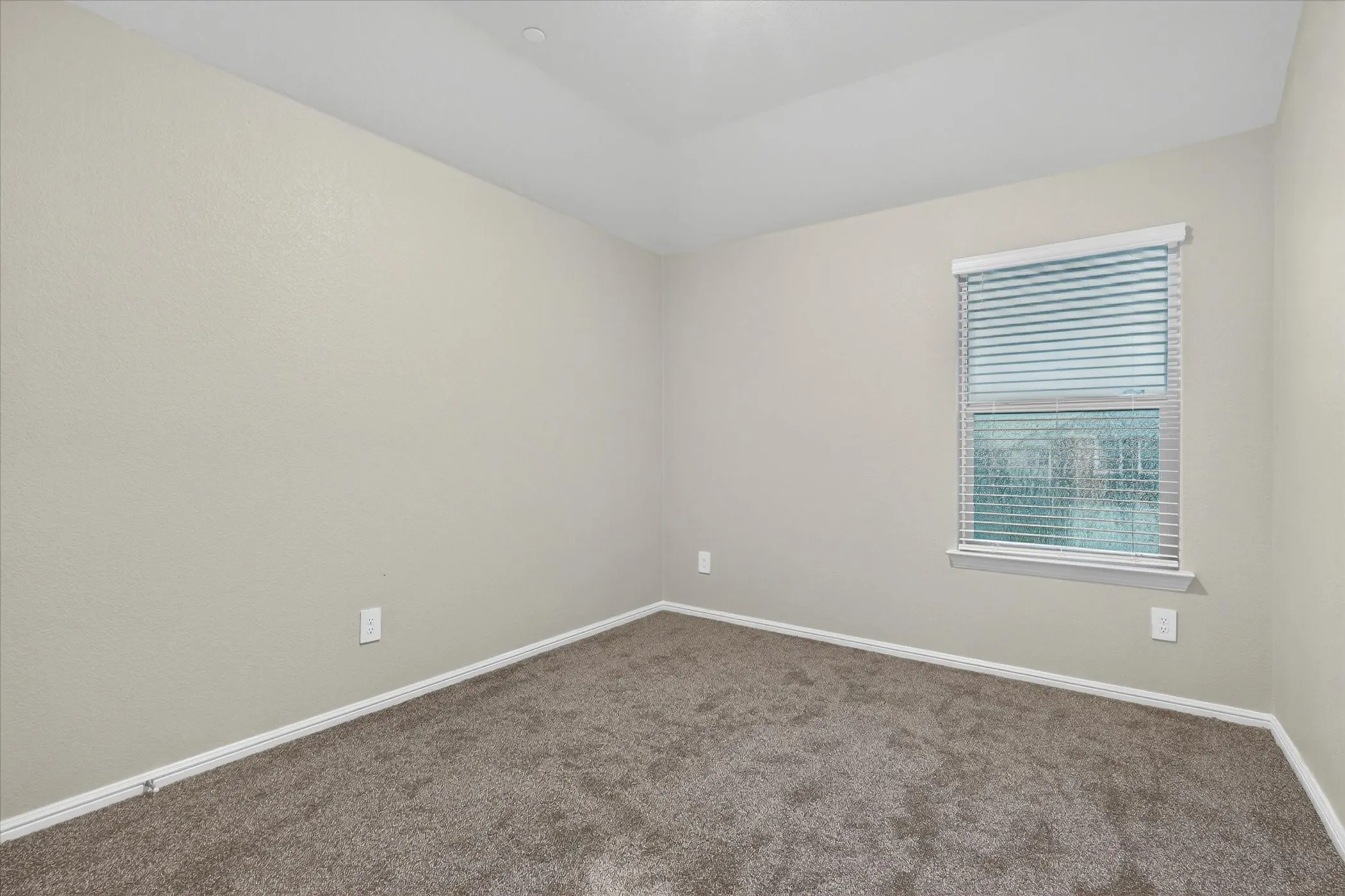 Single Family Residence For Sale in Tarrant County , 4716 Stunning Pathway, Haltom City, Texas 76117, 3 Bedroom, 3 Bathroom, 2 Garage spaces, 1,662 Sqft, built in 2024, mls#21288746, Real Estate Agent in Haltom City, Homes For Sale in Tarrant county, Homes For Sale in Haltom City, Realtor in Haltom City Texas, Real Estate Brokerage Independent Realty Texas, Luminita Cordes Realtor
