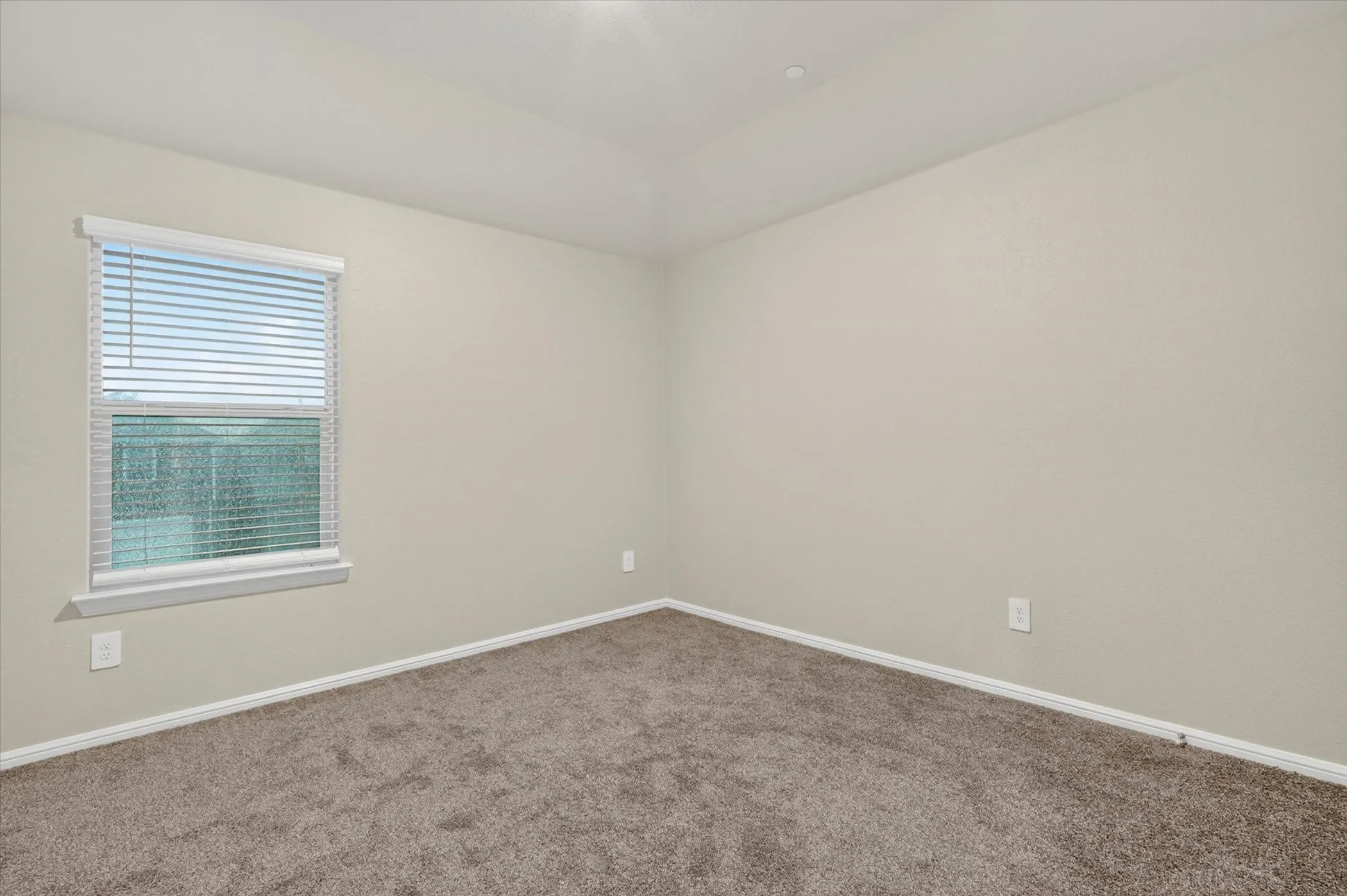 Single Family Residence For Sale in Tarrant County , 4716 Stunning Pathway, Haltom City, Texas 76117, 3 Bedroom, 3 Bathroom, 2 Garage spaces, 1,662 Sqft, built in 2024, mls#21288746, Real Estate Agent in Haltom City, Homes For Sale in Tarrant county, Homes For Sale in Haltom City, Realtor in Haltom City Texas, Real Estate Brokerage Independent Realty Texas, Luminita Cordes Realtor