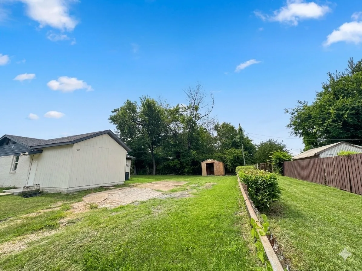 Single Family Residence For Sale in Dallas County , 803 Powell Circle, Mesquite, Texas 75149, 3 Bedroom, 2 Bathroom, Garage spaces, 1,100 Sqft, built in 1957, mls#21291058, Real Estate Agent in Mesquite, Homes For Sale in Dallas county, Homes For Sale in Mesquite, Realtor in Mesquite Texas, Real Estate Brokerage Independent Realty Texas, Luminita Cordes Realtor
