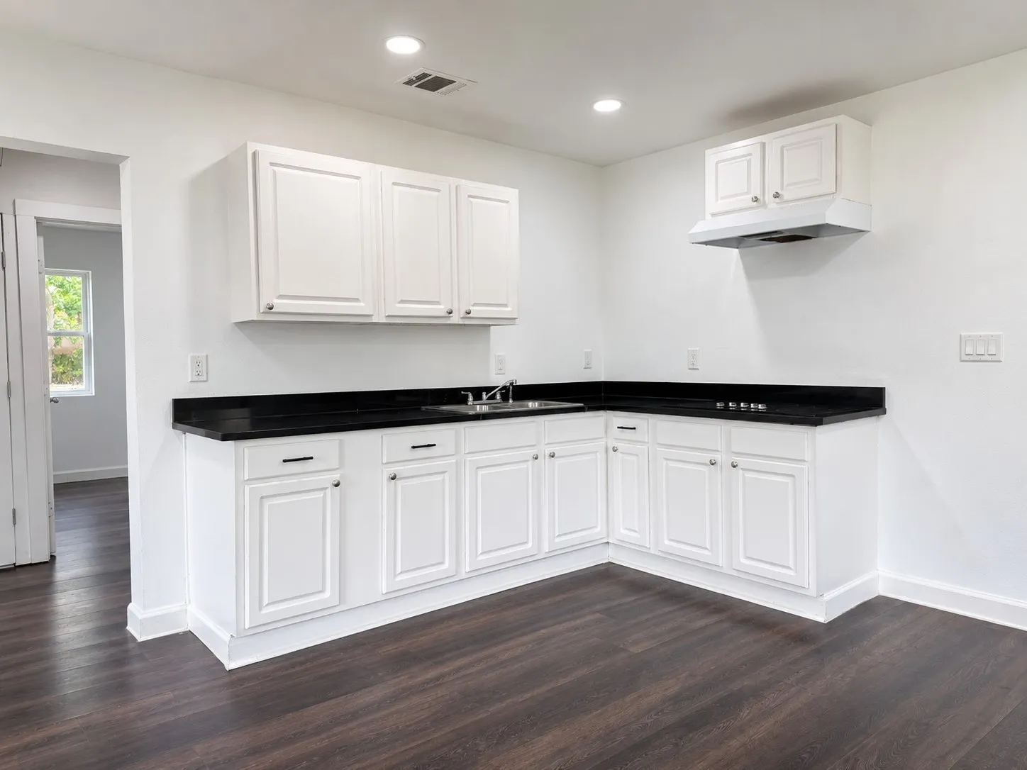 Single Family Residence For Sale in Dallas County , 803 Powell Circle, Mesquite, Texas 75149, 3 Bedroom, 2 Bathroom, Garage spaces, 1,100 Sqft, built in 1957, mls#21291058, Real Estate Agent in Mesquite, Homes For Sale in Dallas county, Homes For Sale in Mesquite, Realtor in Mesquite Texas, Real Estate Brokerage Independent Realty Texas, Luminita Cordes Realtor