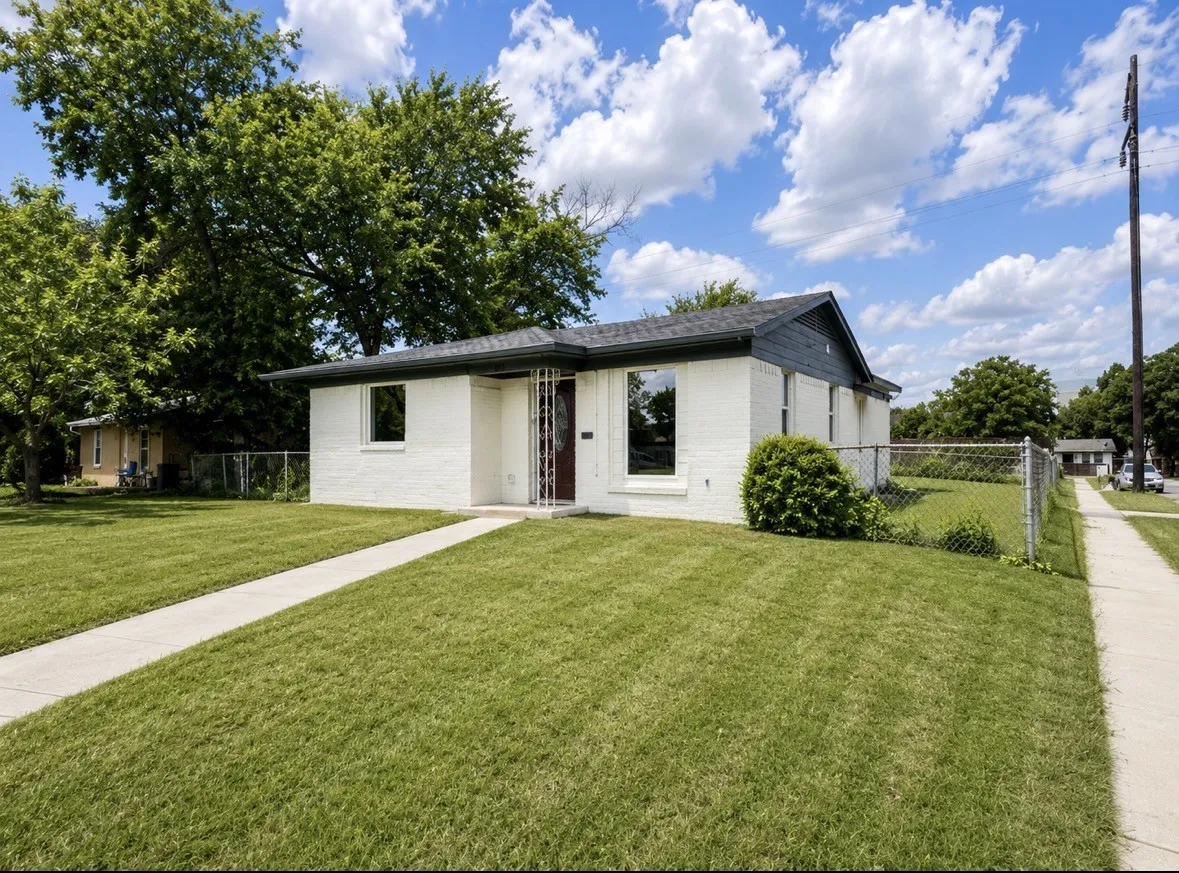 Single Family Residence For Sale in Dallas County , 803 Powell Circle, Mesquite, Texas 75149, 3 Bedroom, 2 Bathroom, Garage spaces, 1,100 Sqft, built in 1957, mls#21291058, Real Estate Agent in Mesquite, Homes For Sale in Dallas county, Homes For Sale in Mesquite, Realtor in Mesquite Texas, Real Estate Brokerage Independent Realty Texas, Luminita Cordes Realtor