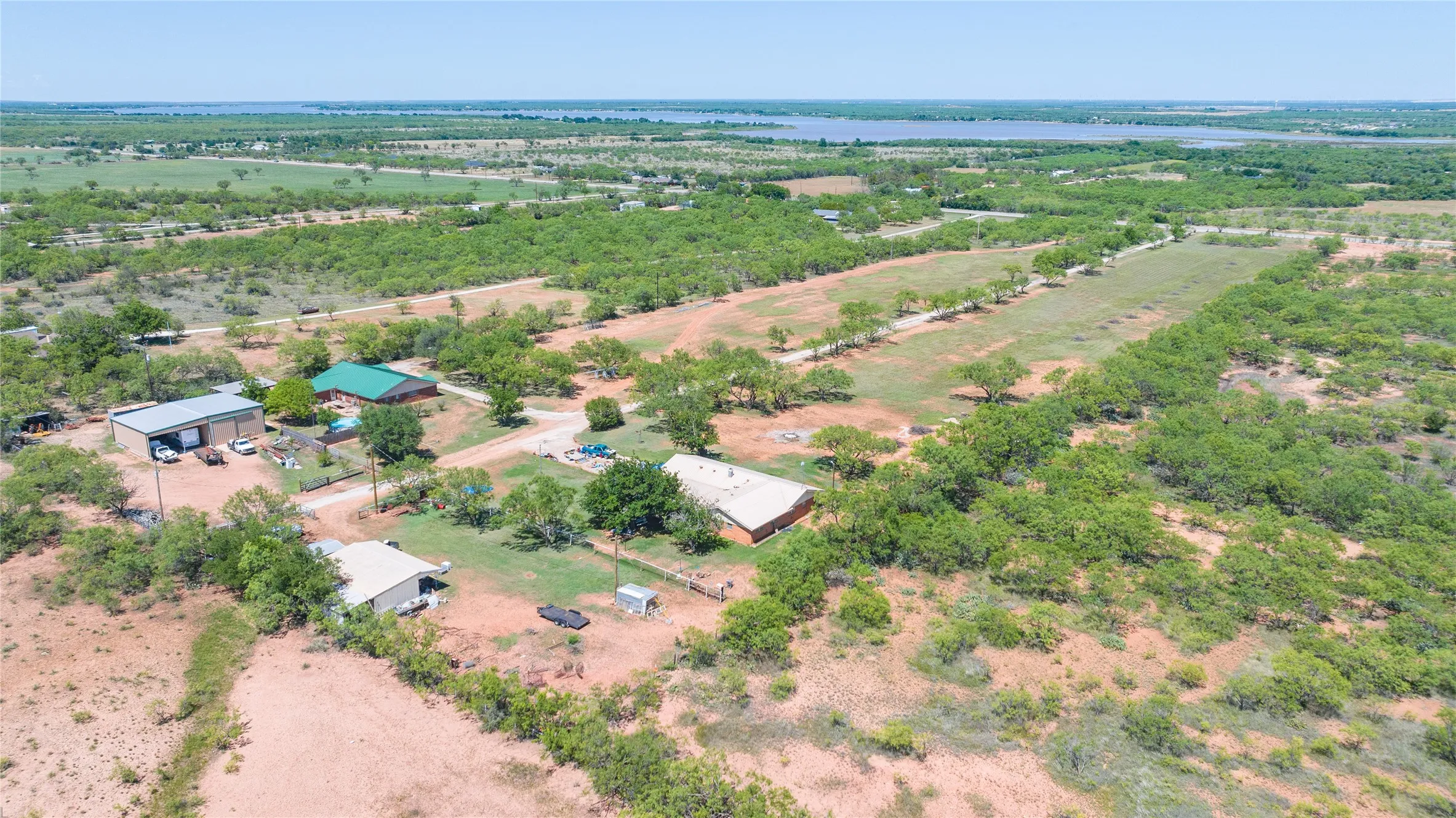Single Family Residence For Sale in Jones County , 6702 W Lake Road, Abilene, Texas 79601, 4 Bedroom, 2 Bathroom, 2 Garage spaces, 3,227 Sqft, built in 1964, mls#21292271, Real Estate Agent in Abilene, Homes For Sale in Jones county, Homes For Sale in Abilene, Realtor in Abilene Texas, Real Estate Brokerage Independent Realty Texas, Luminita Cordes Realtor