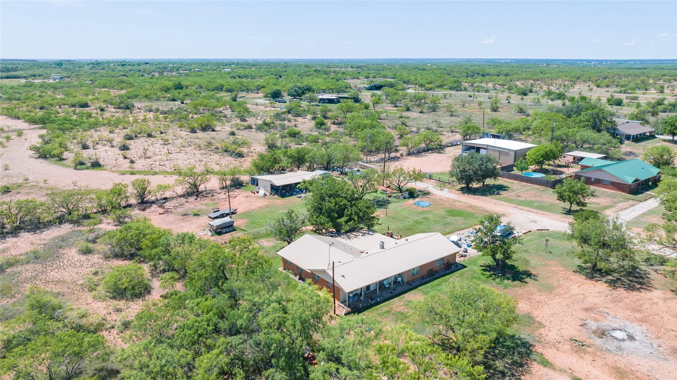 Single Family Residence For Sale in Jones County , 6702 W Lake Road, Abilene, Texas 79601, 4 Bedroom, 2 Bathroom, 2 Garage spaces, 3,227 Sqft, built in 1964, mls#21292271, Real Estate Agent in Abilene, Homes For Sale in Jones county, Homes For Sale in Abilene, Realtor in Abilene Texas, Real Estate Brokerage Independent Realty Texas, Luminita Cordes Realtor