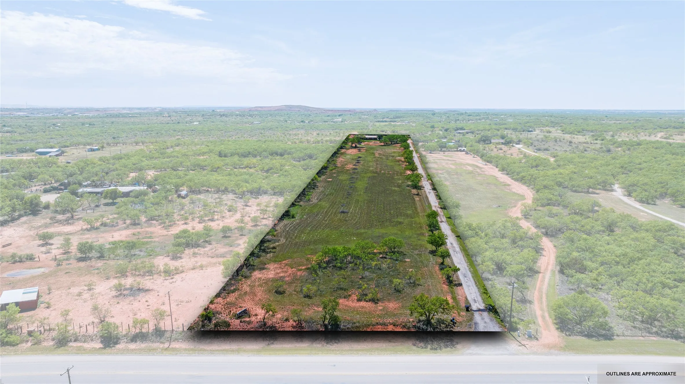 Single Family Residence For Sale in Jones County , 6702 W Lake Road, Abilene, Texas 79601, 4 Bedroom, 2 Bathroom, 2 Garage spaces, 3,227 Sqft, built in 1964, mls#21292271, Real Estate Agent in Abilene, Homes For Sale in Jones county, Homes For Sale in Abilene, Realtor in Abilene Texas, Real Estate Brokerage Independent Realty Texas, Luminita Cordes Realtor