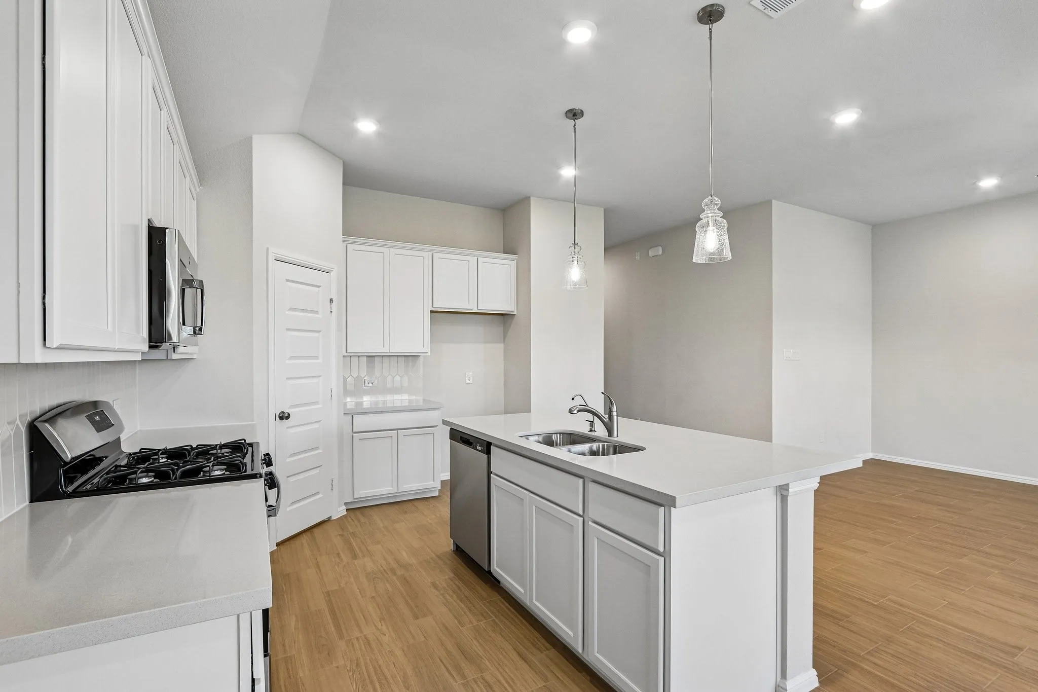 Single Family Residence For Sale in Denton County , 13041 Limestone Street, Providence Village, Texas 76227, 4 Bedroom, 2 Bathroom, 2 Garage spaces, 1,877 Sqft, built in 2026, mls#21281194, Real Estate Agent in Providence Village, Homes For Sale in Denton county, Homes For Sale in Providence Village, Realtor in Providence Village Texas, Real Estate Brokerage Independent Realty Texas, Luminita Cordes Realtor