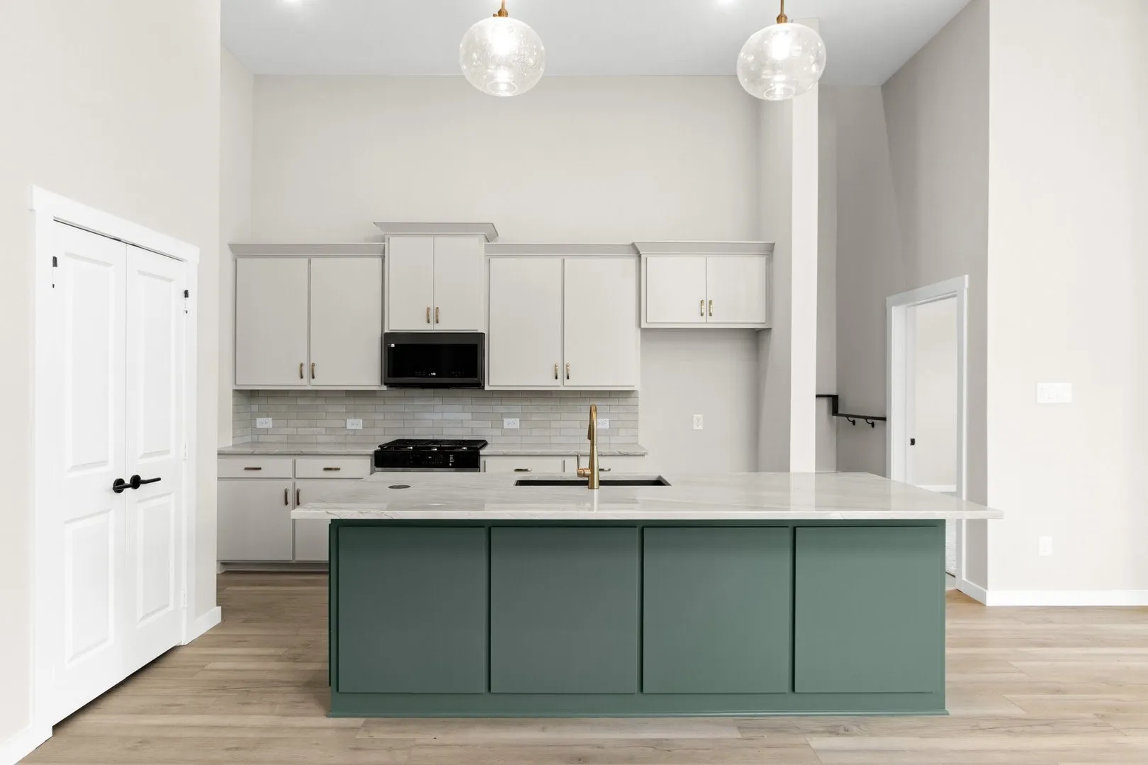 015-8609DelRioTrail-Wylie-TX-75098-Kitchen.jpg-SMALL
