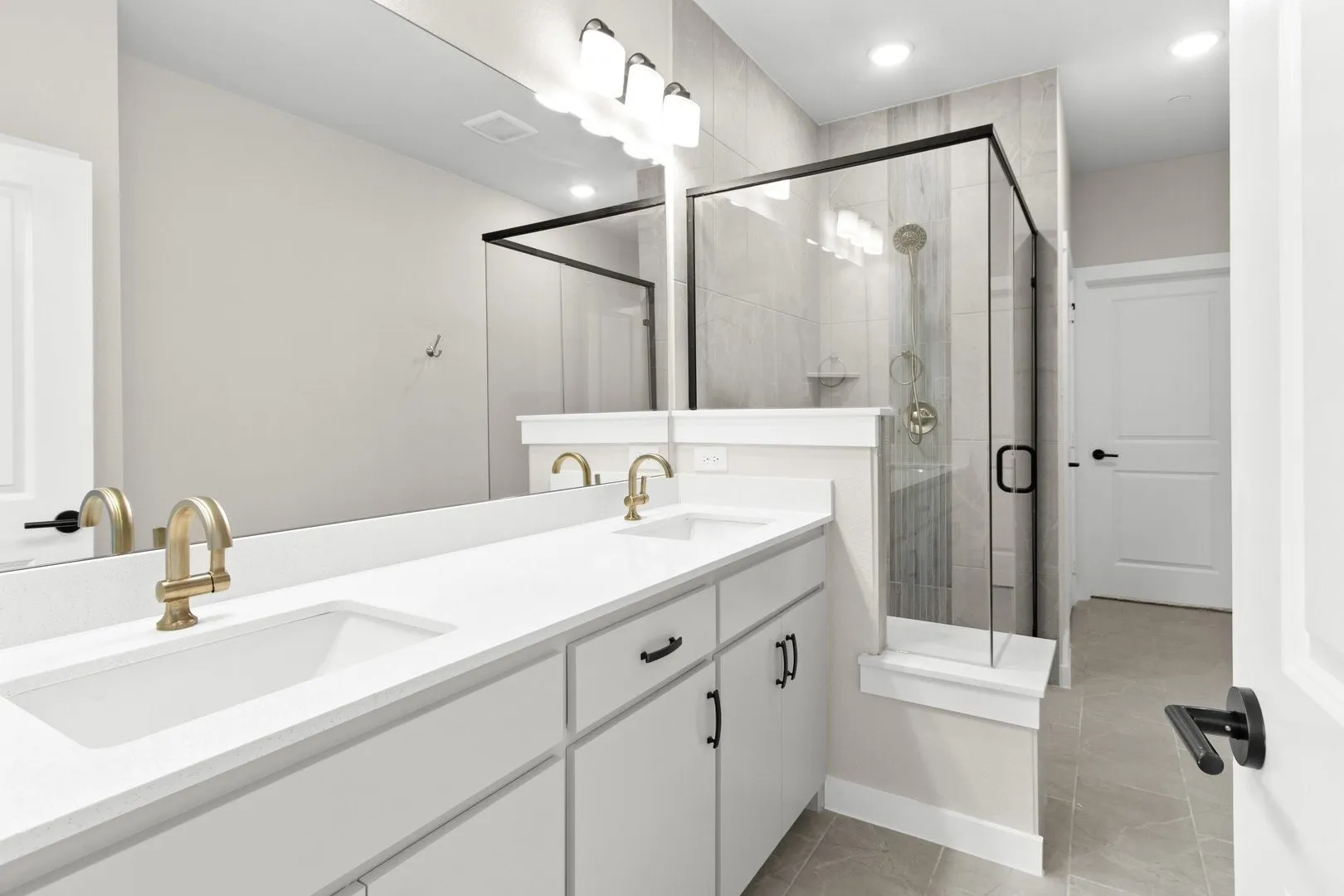 022-8609DelRioTrail-Wylie-TX-75098-PrimaryBathroom.jpg-SMALL