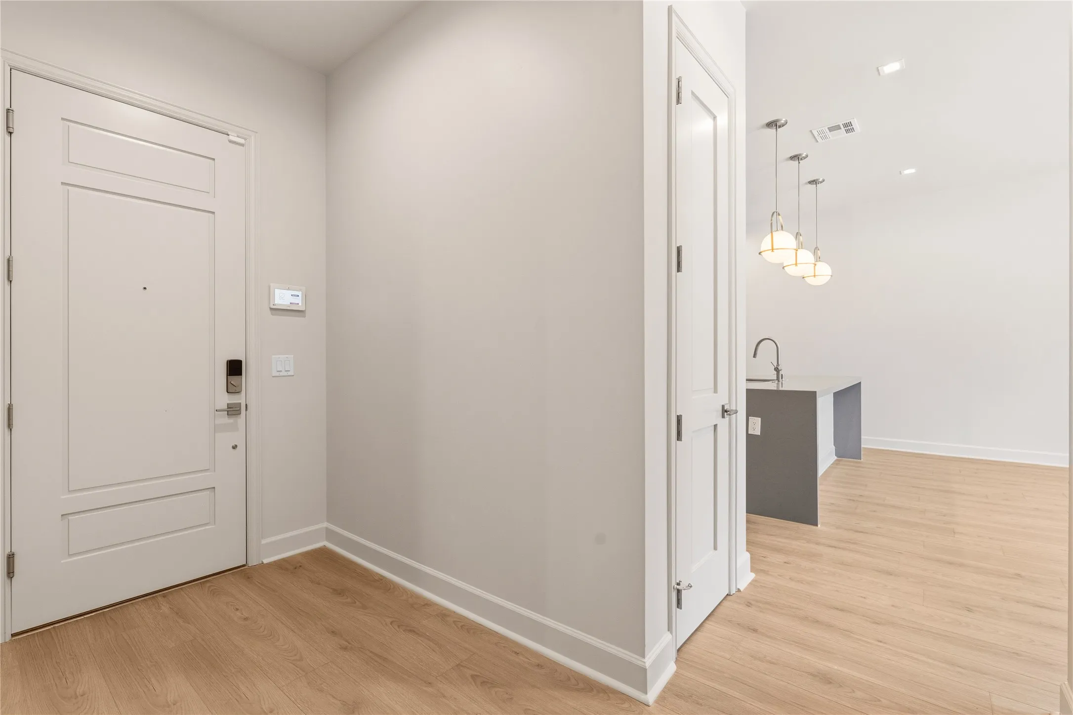 Condominium For Sale in Dallas County , 1900 S Ervay Street 311, Dallas, Texas 75215, 2 Bedroom, 3 Bathroom, 2 Garage spaces, 1,430 Sqft, built in 2026, mls#21292156, Real Estate Agent in Dallas, Homes For Sale in Dallas county, Homes For Sale in Dallas, Realtor in Dallas Texas, Real Estate Brokerage Independent Realty Texas, Luminita Cordes Realtor