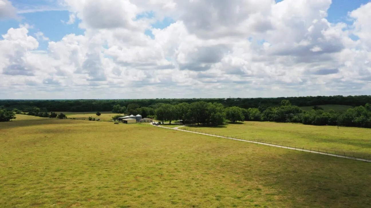 Farm For Sale in Grayson County , 18048 Us-69, Whitewright, Texas 75491, 4 Bedroom, 4 Bathroom, Garage spaces, 3,399 Sqft, built in 1972, Price $2,516,521, mls#21291432, Real Estate Agent in Whitewright, Homes For Sale in Grayson county, Homes For Sale in Whitewright, Realtor in Whitewright Texas, Real Estate Brokerage Independent Realty Texas, Luminita Cordes Realtor