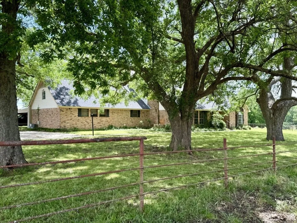 Farm For Sale in Grayson County , 18048 Us-69, Whitewright, Texas 75491, 4 Bedroom, 4 Bathroom, Garage spaces, 3,399 Sqft, built in 1972, Price $2,516,521, mls#21291432, Real Estate Agent in Whitewright, Homes For Sale in Grayson county, Homes For Sale in Whitewright, Realtor in Whitewright Texas, Real Estate Brokerage Independent Realty Texas, Luminita Cordes Realtor