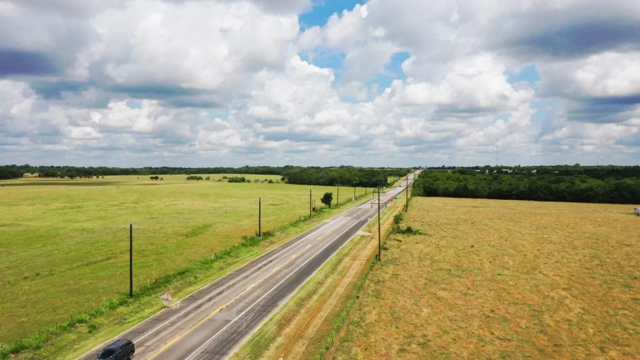 Farm For Sale in Grayson County , 18048 Us-69, Whitewright, Texas 75491, 4 Bedroom, 4 Bathroom, Garage spaces, 3,399 Sqft, built in 1972, Price $2,516,521, mls#21291432, Real Estate Agent in Whitewright, Homes For Sale in Grayson county, Homes For Sale in Whitewright, Realtor in Whitewright Texas, Real Estate Brokerage Independent Realty Texas, Luminita Cordes Realtor