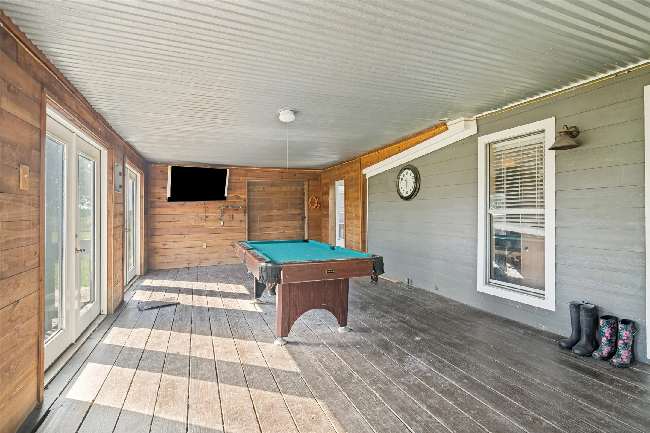 Single Family Residence For Sale in Kaufman County , 8201 County Road 148, Kaufman, Texas 75142, 5 Bedroom, 2 Bathroom, 3 Garage spaces, 3,100 Sqft, built in 1970, mls#21291268, Real Estate Agent in Kaufman, Homes For Sale in Kaufman county, Homes For Sale in Kaufman, Realtor in Kaufman Texas, Real Estate Brokerage Independent Realty Texas, Luminita Cordes Realtor