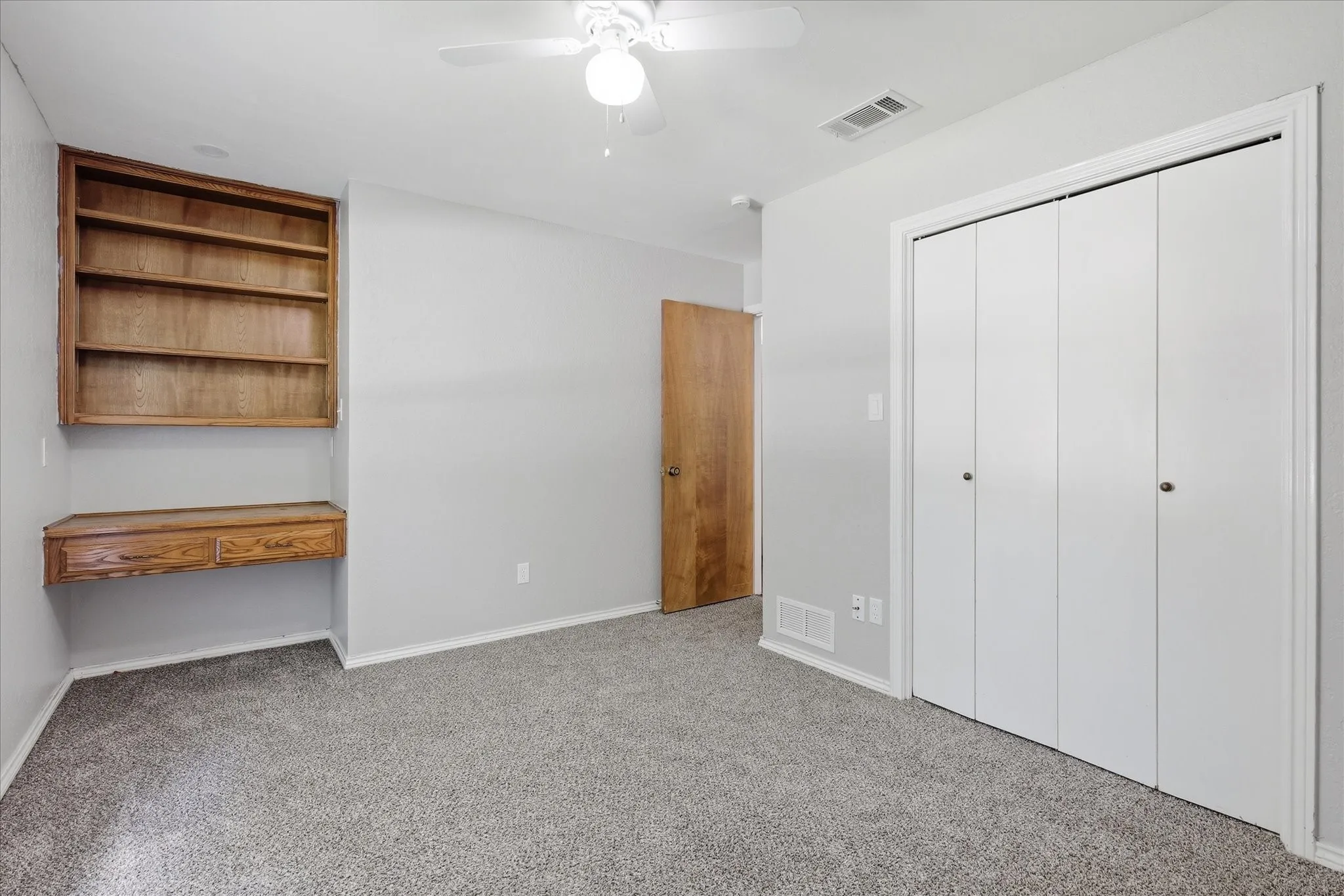 Single Family Residence For Sale in Tarrant County , 2008 Iron Horse Court, Arlington, Texas 76017, 4 Bedroom, 3 Bathroom, 2 Garage spaces, 2,526 Sqft, built in 1979, mls#21284878, Real Estate Agent in Arlington, Homes For Sale in Tarrant county, Homes For Sale in Arlington, Realtor in Arlington Texas, Real Estate Brokerage Independent Realty Texas, Luminita Cordes Realtor
