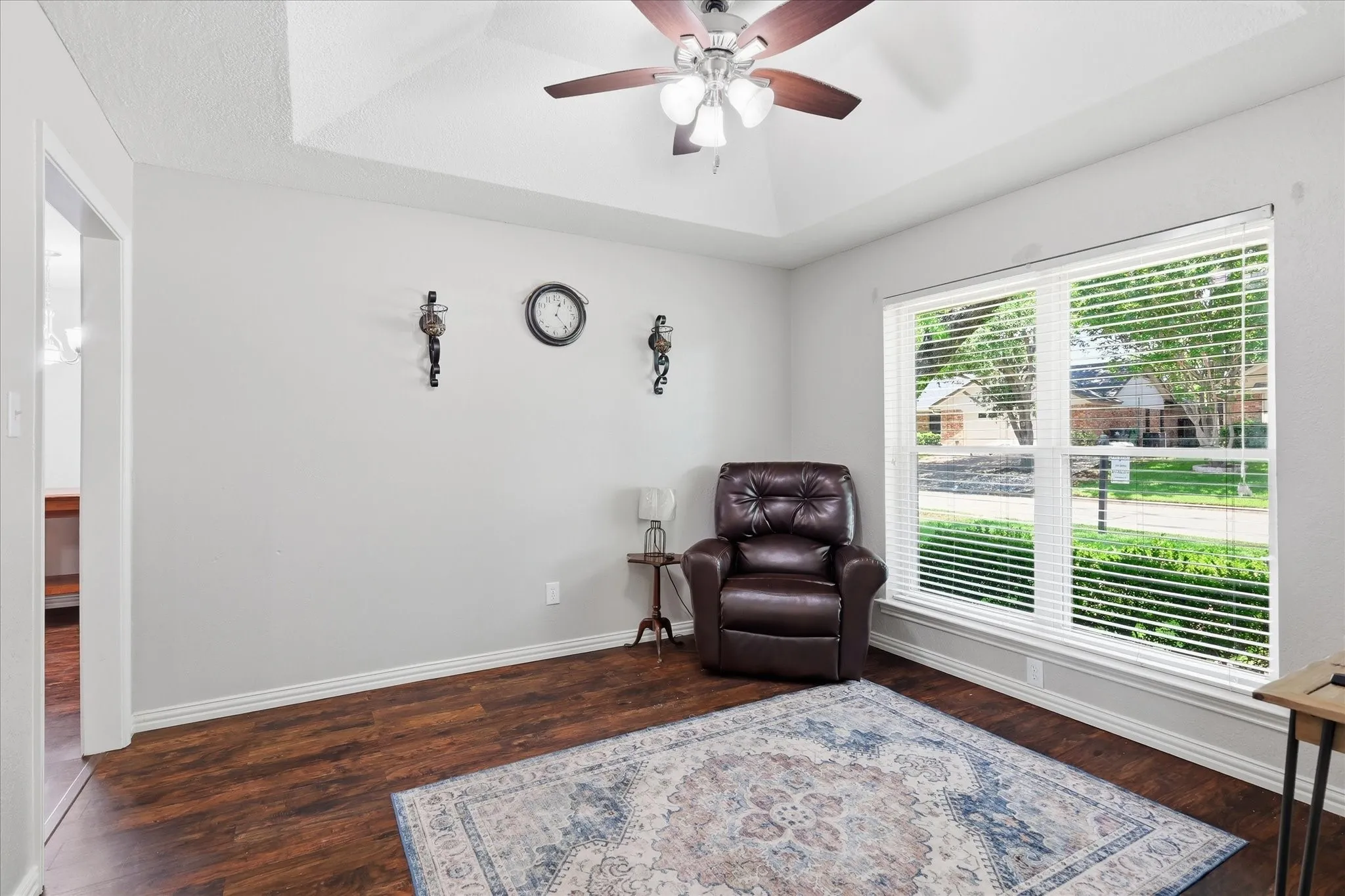 Single Family Residence For Sale in Tarrant County , 2008 Iron Horse Court, Arlington, Texas 76017, 4 Bedroom, 3 Bathroom, 2 Garage spaces, 2,526 Sqft, built in 1979, mls#21284878, Real Estate Agent in Arlington, Homes For Sale in Tarrant county, Homes For Sale in Arlington, Realtor in Arlington Texas, Real Estate Brokerage Independent Realty Texas, Luminita Cordes Realtor