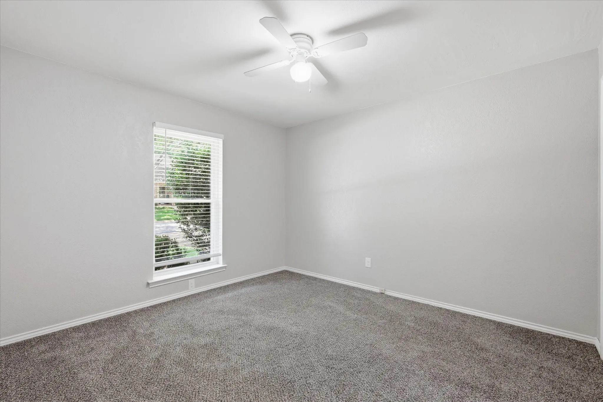 Single Family Residence For Sale in Tarrant County , 2008 Iron Horse Court, Arlington, Texas 76017, 4 Bedroom, 3 Bathroom, 2 Garage spaces, 2,526 Sqft, built in 1979, mls#21284878, Real Estate Agent in Arlington, Homes For Sale in Tarrant county, Homes For Sale in Arlington, Realtor in Arlington Texas, Real Estate Brokerage Independent Realty Texas, Luminita Cordes Realtor