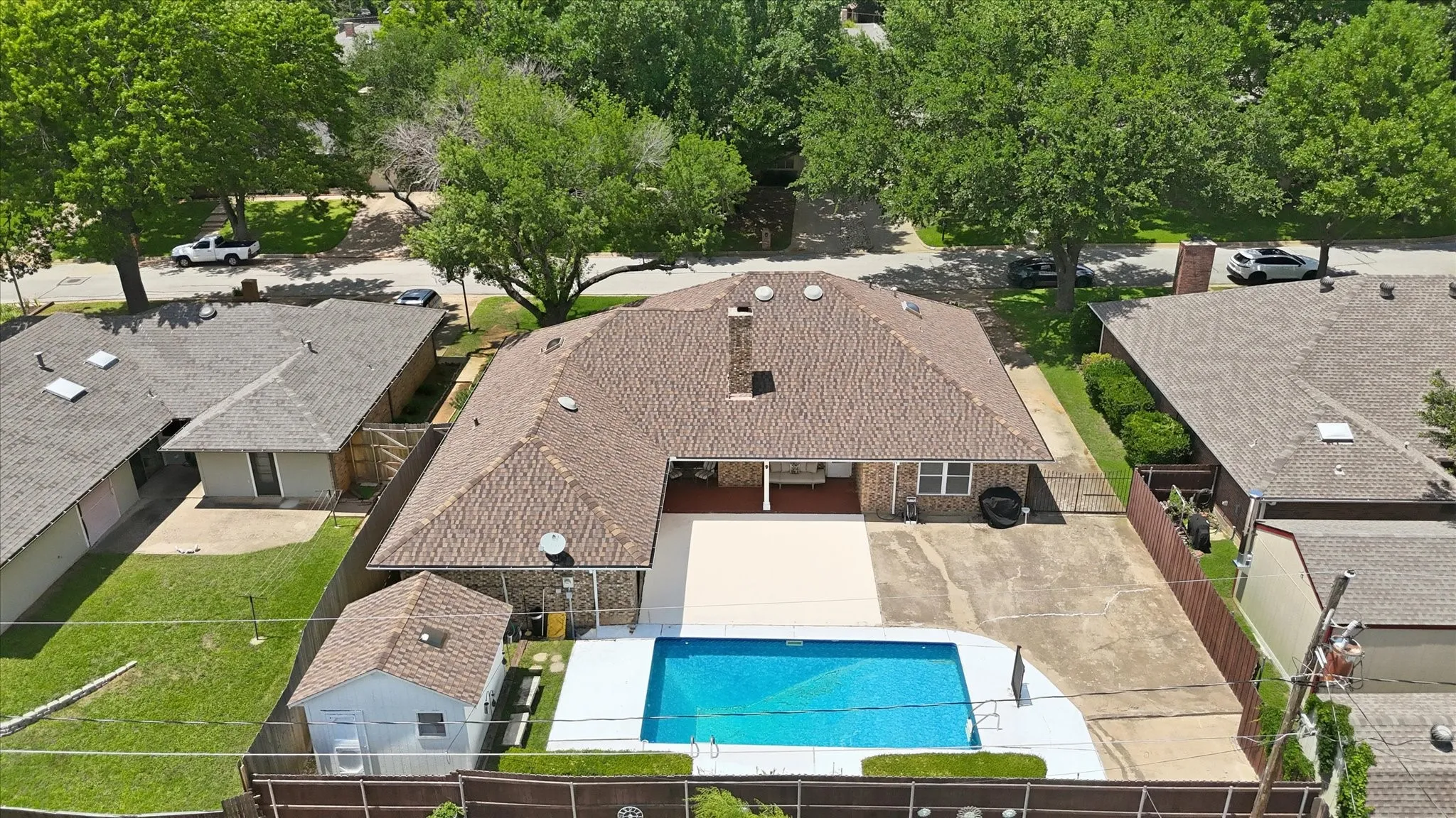 Single Family Residence For Sale in Tarrant County , 2008 Iron Horse Court, Arlington, Texas 76017, 4 Bedroom, 3 Bathroom, 2 Garage spaces, 2,526 Sqft, built in 1979, mls#21284878, Real Estate Agent in Arlington, Homes For Sale in Tarrant county, Homes For Sale in Arlington, Realtor in Arlington Texas, Real Estate Brokerage Independent Realty Texas, Luminita Cordes Realtor
