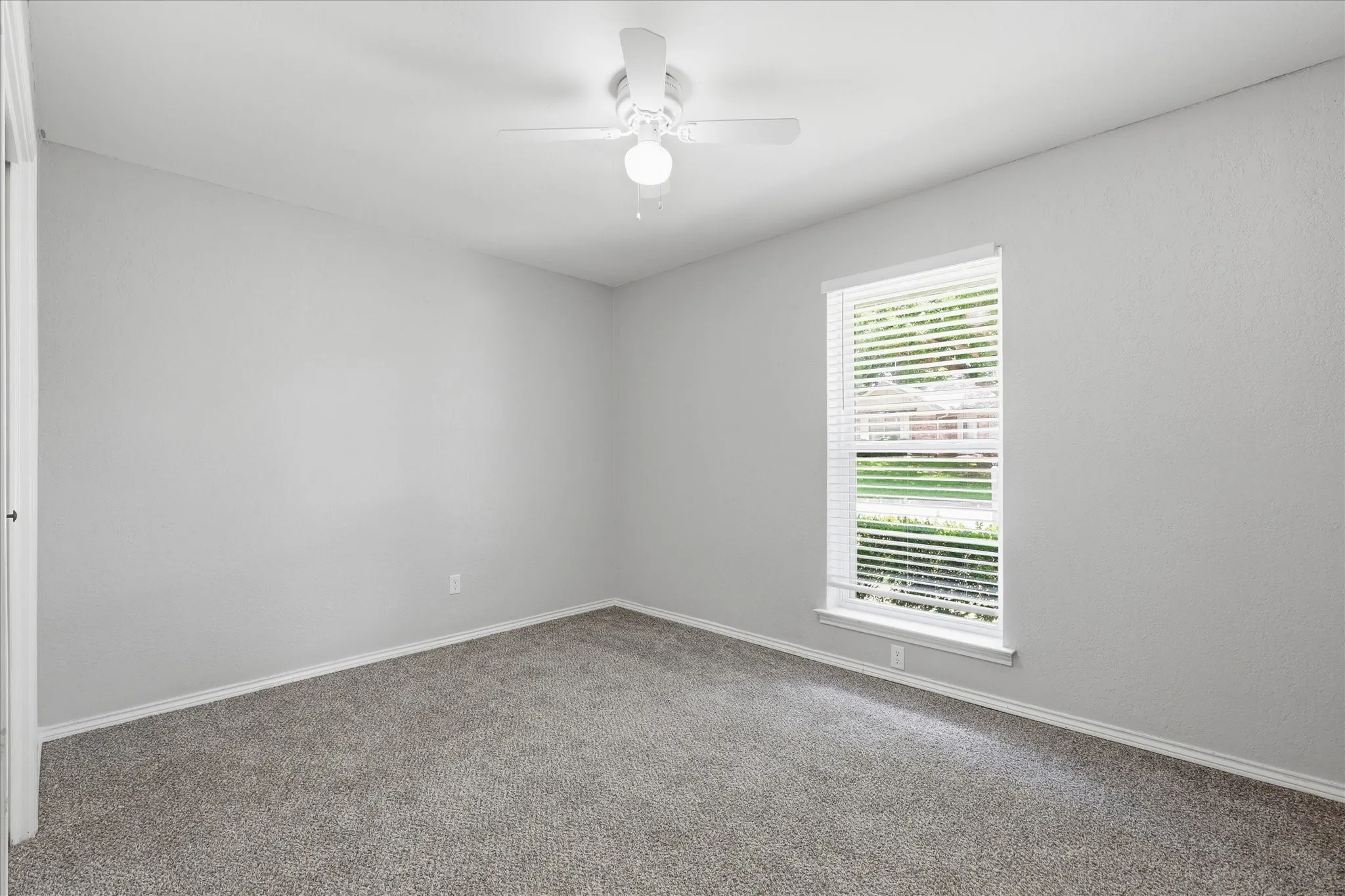 Single Family Residence For Sale in Tarrant County , 2008 Iron Horse Court, Arlington, Texas 76017, 4 Bedroom, 3 Bathroom, 2 Garage spaces, 2,526 Sqft, built in 1979, mls#21284878, Real Estate Agent in Arlington, Homes For Sale in Tarrant county, Homes For Sale in Arlington, Realtor in Arlington Texas, Real Estate Brokerage Independent Realty Texas, Luminita Cordes Realtor