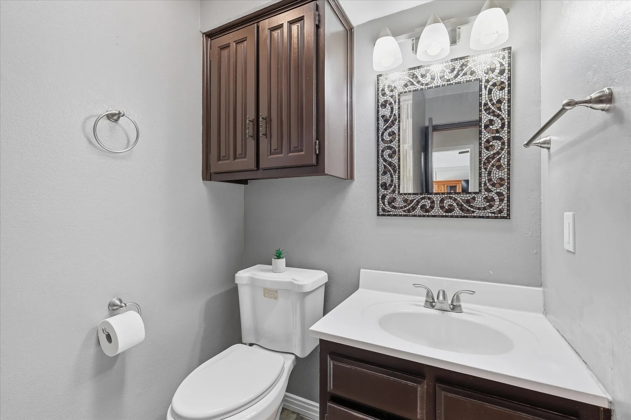 Single Family Residence For Sale in Tarrant County , 2008 Iron Horse Court, Arlington, Texas 76017, 4 Bedroom, 3 Bathroom, 2 Garage spaces, 2,526 Sqft, built in 1979, mls#21284878, Real Estate Agent in Arlington, Homes For Sale in Tarrant county, Homes For Sale in Arlington, Realtor in Arlington Texas, Real Estate Brokerage Independent Realty Texas, Luminita Cordes Realtor