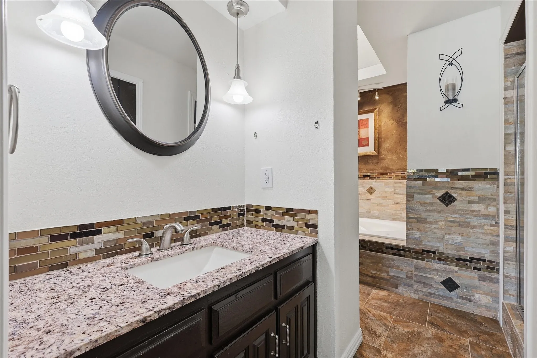 Single Family Residence For Sale in Tarrant County , 2008 Iron Horse Court, Arlington, Texas 76017, 4 Bedroom, 3 Bathroom, 2 Garage spaces, 2,526 Sqft, built in 1979, mls#21284878, Real Estate Agent in Arlington, Homes For Sale in Tarrant county, Homes For Sale in Arlington, Realtor in Arlington Texas, Real Estate Brokerage Independent Realty Texas, Luminita Cordes Realtor