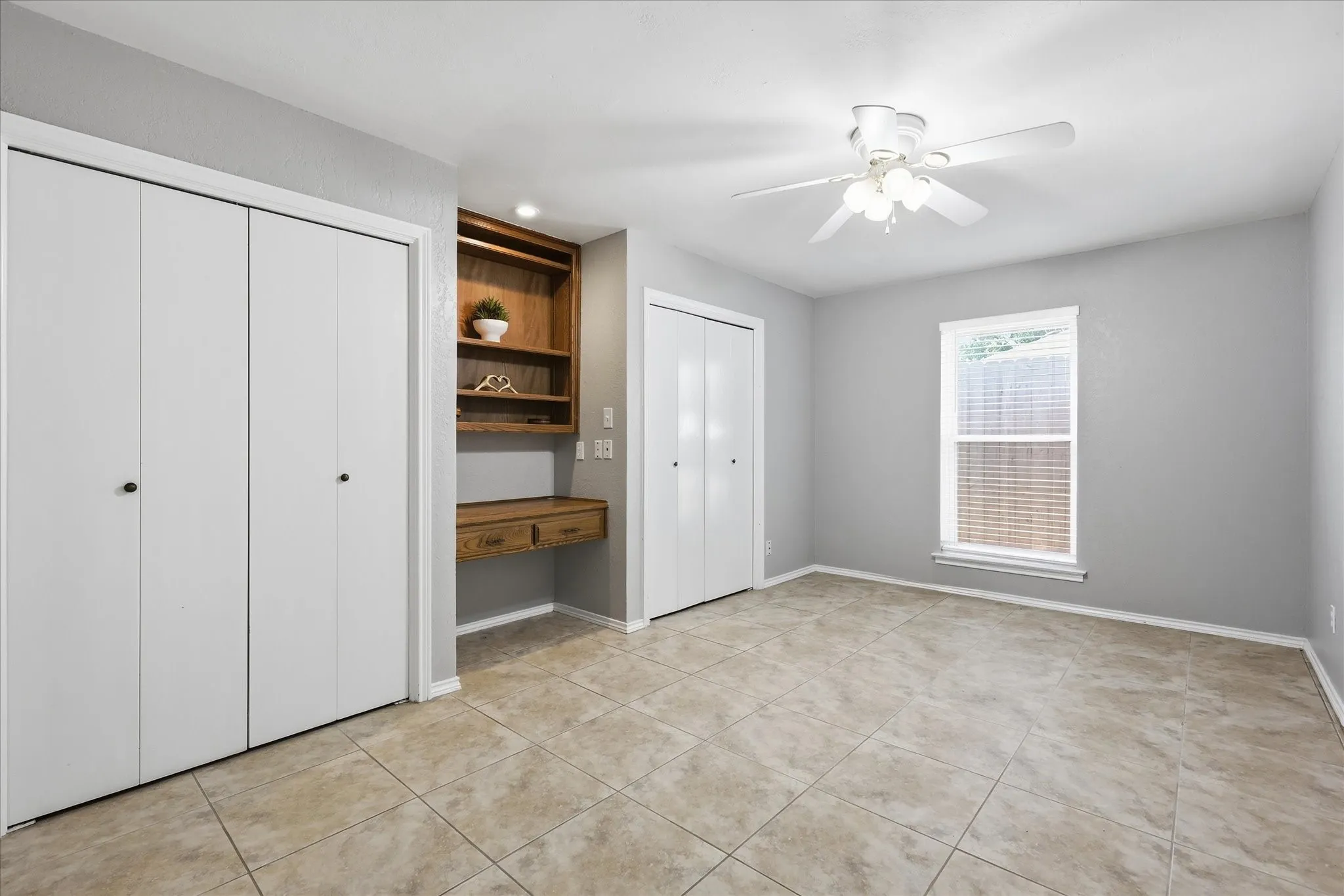 Single Family Residence For Sale in Tarrant County , 2008 Iron Horse Court, Arlington, Texas 76017, 4 Bedroom, 3 Bathroom, 2 Garage spaces, 2,526 Sqft, built in 1979, mls#21284878, Real Estate Agent in Arlington, Homes For Sale in Tarrant county, Homes For Sale in Arlington, Realtor in Arlington Texas, Real Estate Brokerage Independent Realty Texas, Luminita Cordes Realtor