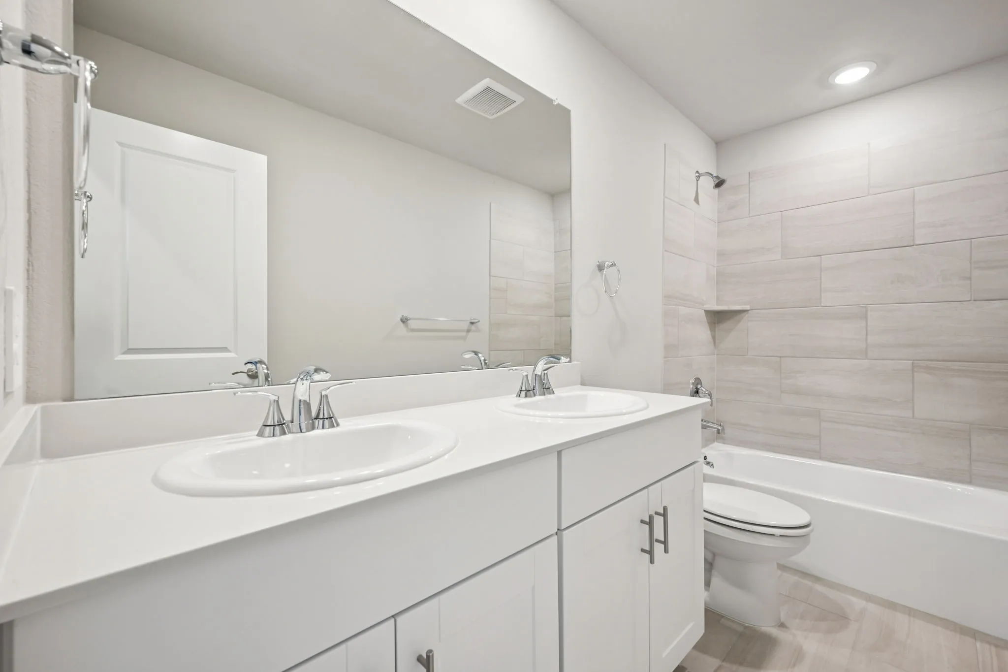 Photo is not of the actual home, but is an inspirational photo of builder’s model home and may depict options, furnishings, and/or decorator features that are not included.