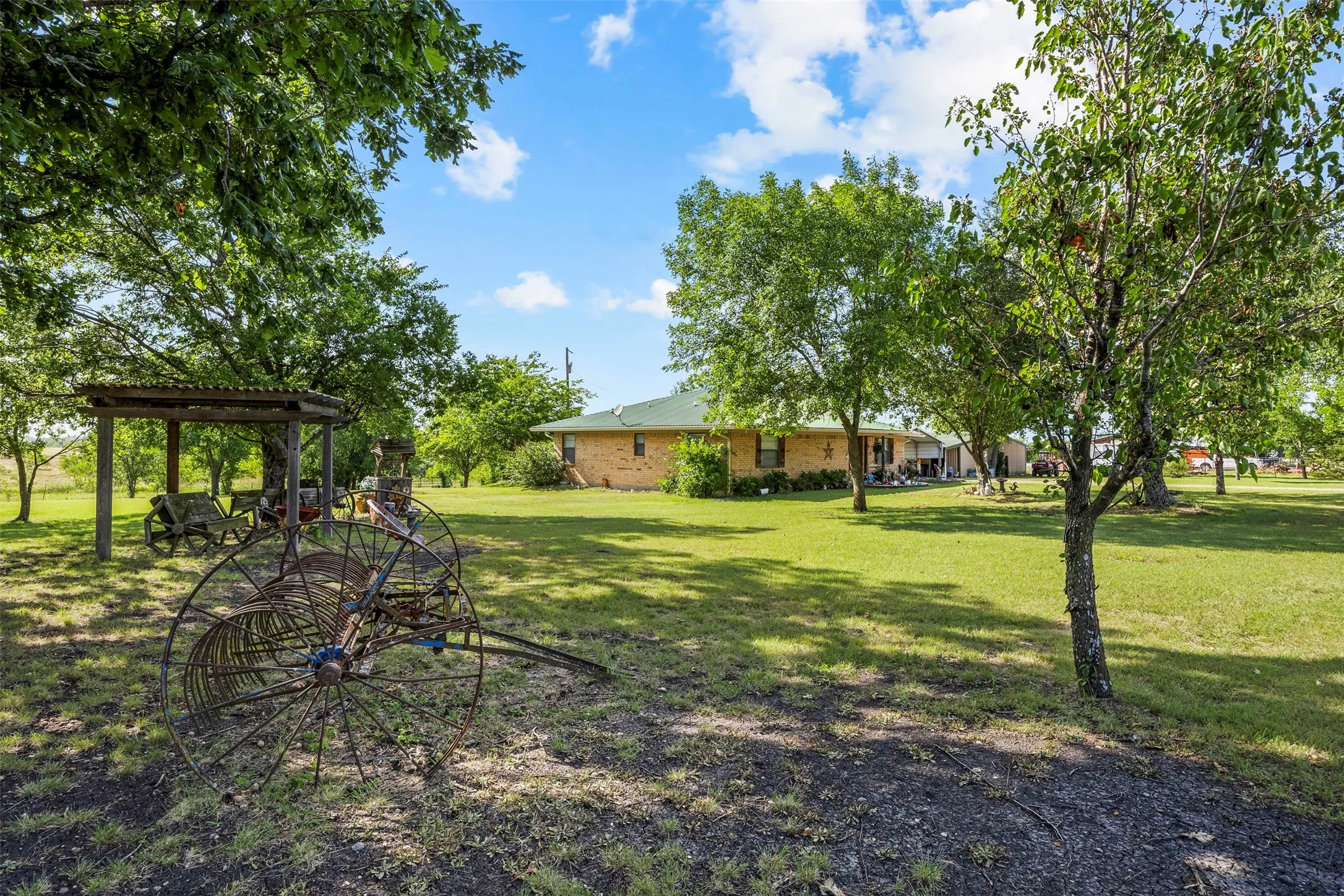 Farm For Sale in Ellis County , 2073 Fm 1182, Ennis, Texas 75119, 3 Bedrooms, 2 Bathrooms, Garage spaces, 1,700 Sqft, built in 1977, Price $750,000, mls#21288459, Real Estate Agent in Ennis, Homes For Sale in Ellis county, Homes For Sale in Ennis, Realtor in Ennis Texas, Real Estate Brokerage Independent Realty Texas, Luminita Cordes Realtor