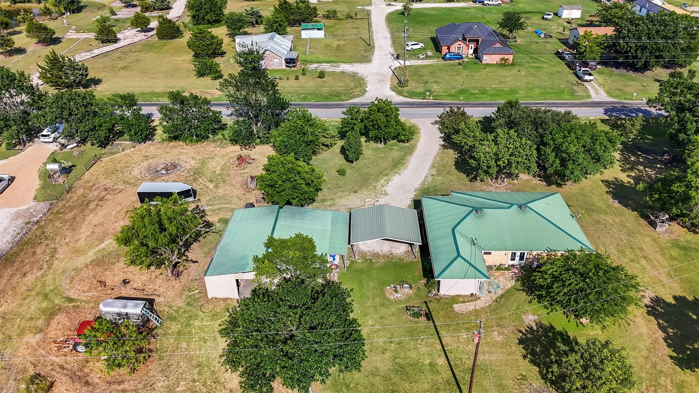 Farm For Sale in Ellis County , 2073 Fm 1182, Ennis, Texas 75119, 3 Bedrooms, 2 Bathrooms, Garage spaces, 1,700 Sqft, built in 1977, Price $750,000, mls#21288459, Real Estate Agent in Ennis, Homes For Sale in Ellis county, Homes For Sale in Ennis, Realtor in Ennis Texas, Real Estate Brokerage Independent Realty Texas, Luminita Cordes Realtor