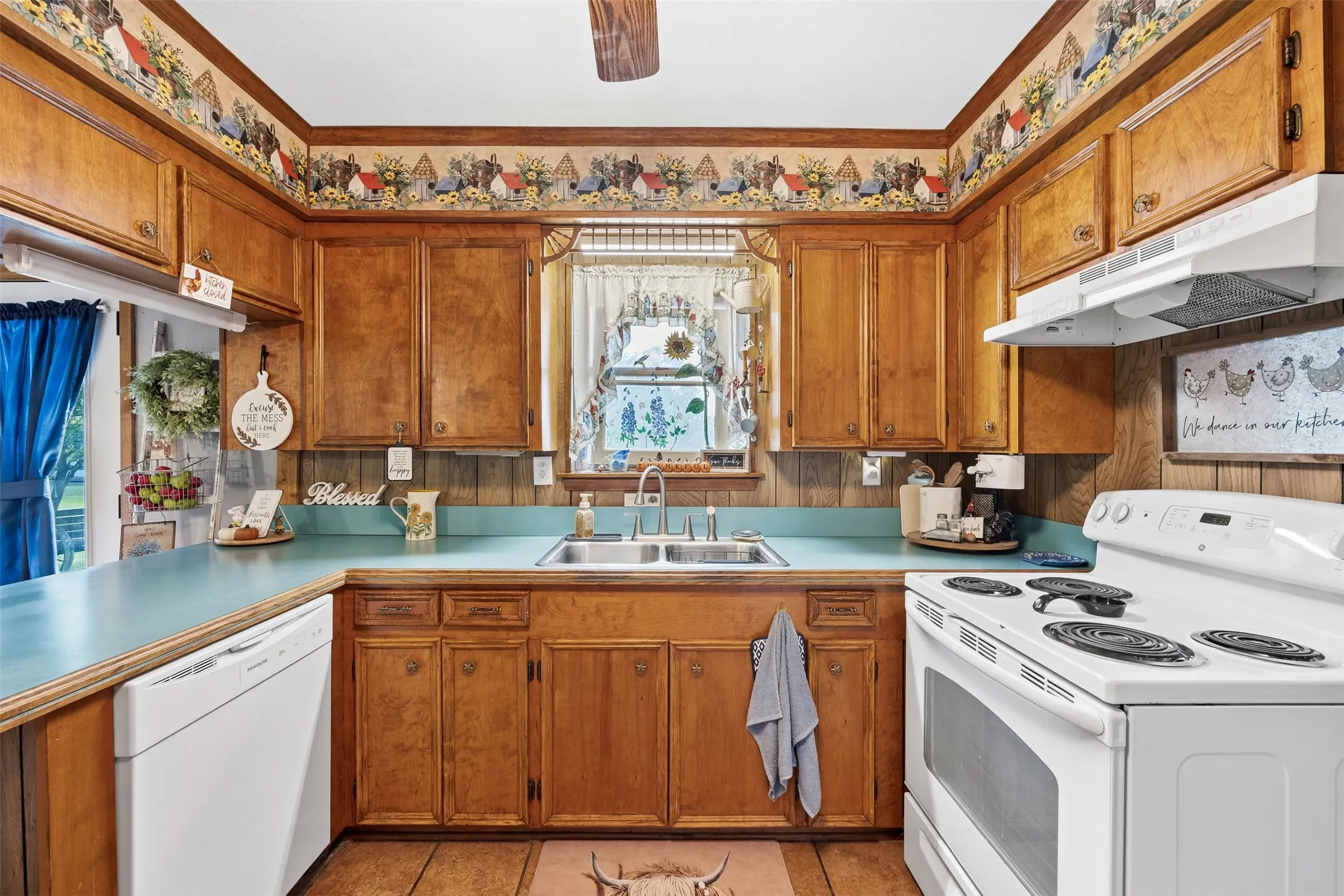 Farm For Sale in Ellis County , 2073 Fm 1182, Ennis, Texas 75119, 3 Bedrooms, 2 Bathrooms, Garage spaces, 1,700 Sqft, built in 1977, Price $750,000, mls#21288459, Real Estate Agent in Ennis, Homes For Sale in Ellis county, Homes For Sale in Ennis, Realtor in Ennis Texas, Real Estate Brokerage Independent Realty Texas, Luminita Cordes Realtor