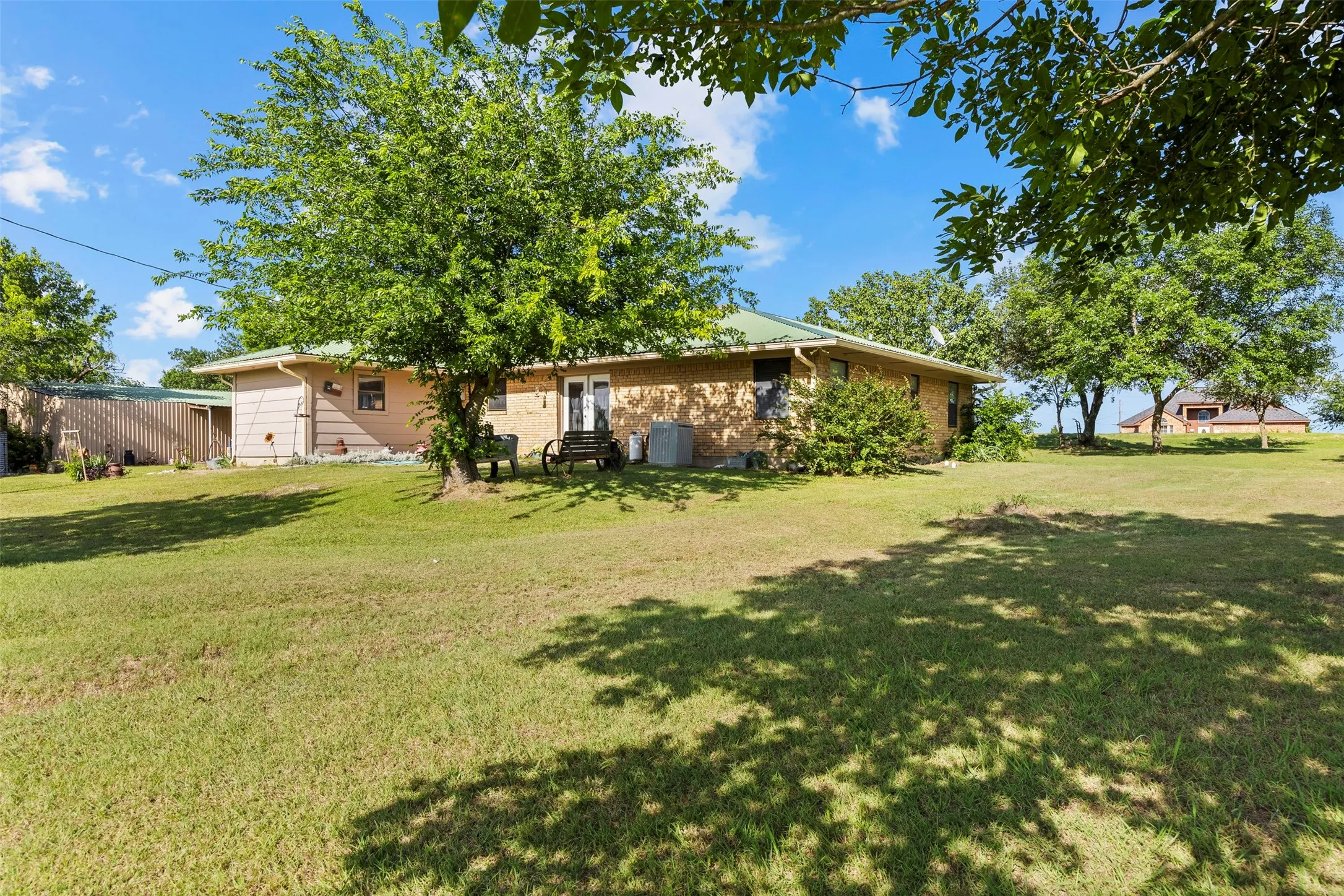Farm For Sale in Ellis County , 2073 Fm 1182, Ennis, Texas 75119, 3 Bedrooms, 2 Bathrooms, Garage spaces, 1,700 Sqft, built in 1977, Price $750,000, mls#21288459, Real Estate Agent in Ennis, Homes For Sale in Ellis county, Homes For Sale in Ennis, Realtor in Ennis Texas, Real Estate Brokerage Independent Realty Texas, Luminita Cordes Realtor