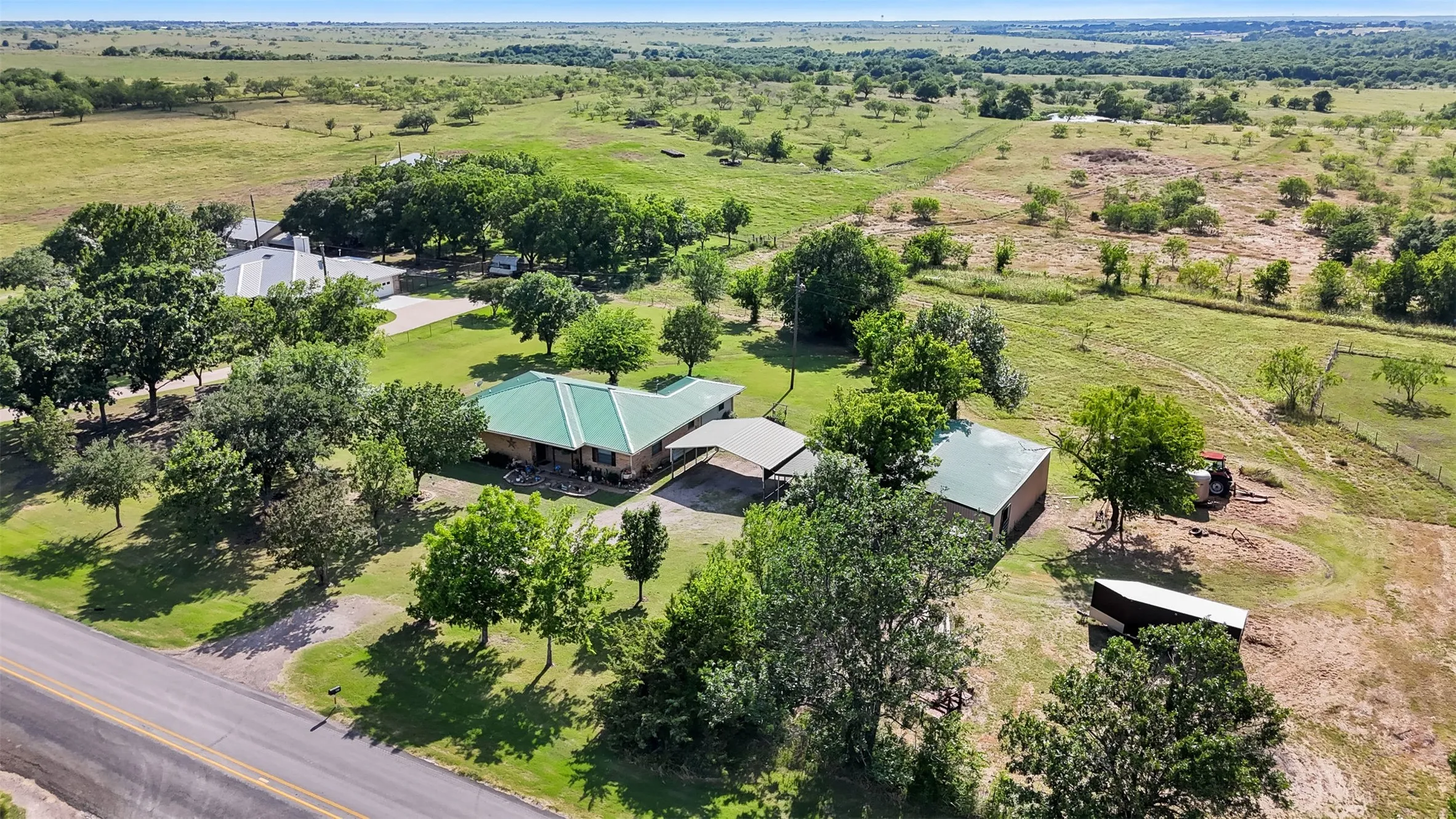 Farm For Sale in Ellis County , 2073 Fm 1182, Ennis, Texas 75119, 3 Bedrooms, 2 Bathrooms, Garage spaces, 1,700 Sqft, built in 1977, Price $750,000, mls#21288459, Real Estate Agent in Ennis, Homes For Sale in Ellis county, Homes For Sale in Ennis, Realtor in Ennis Texas, Real Estate Brokerage Independent Realty Texas, Luminita Cordes Realtor