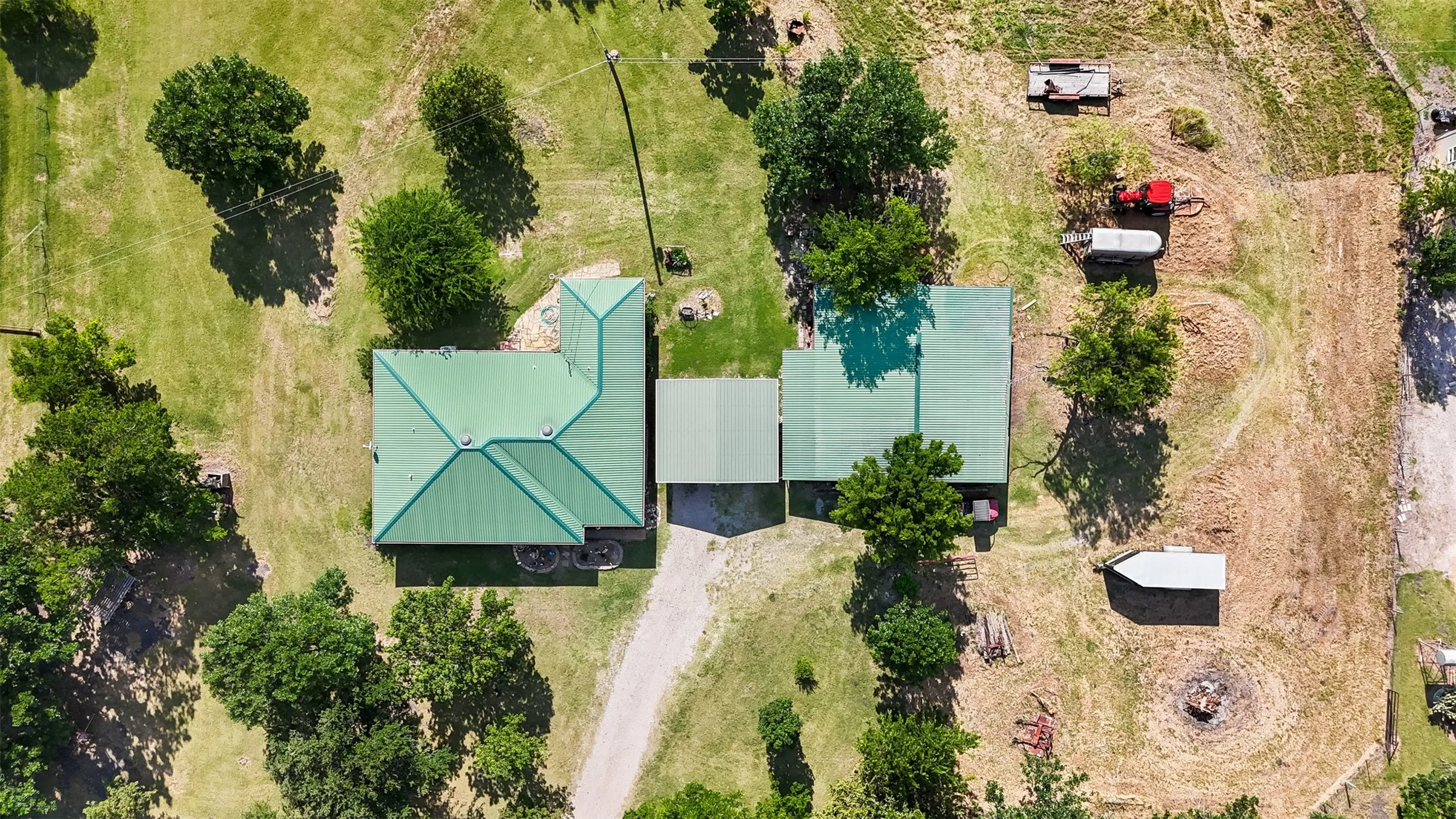 Farm For Sale in Ellis County , 2073 Fm 1182, Ennis, Texas 75119, 3 Bedrooms, 2 Bathrooms, Garage spaces, 1,700 Sqft, built in 1977, Price $750,000, mls#21288459, Real Estate Agent in Ennis, Homes For Sale in Ellis county, Homes For Sale in Ennis, Realtor in Ennis Texas, Real Estate Brokerage Independent Realty Texas, Luminita Cordes Realtor