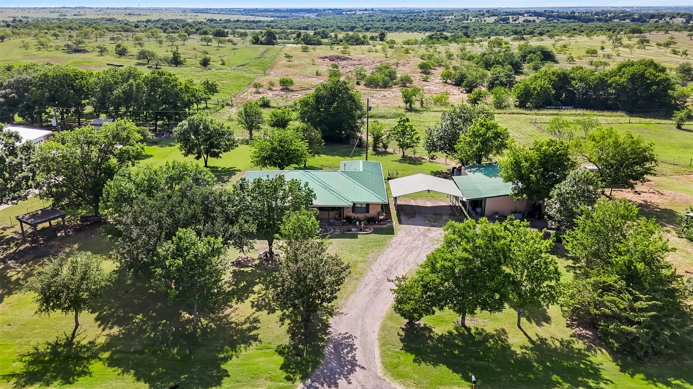 Farm For Sale in Ellis County , 2073 Fm 1182, Ennis, Texas 75119, 3 Bedrooms, 2 Bathrooms, Garage spaces, 1,700 Sqft, built in 1977, Price $750,000, mls#21288459, Real Estate Agent in Ennis, Homes For Sale in Ellis county, Homes For Sale in Ennis, Realtor in Ennis Texas, Real Estate Brokerage Independent Realty Texas, Luminita Cordes Realtor