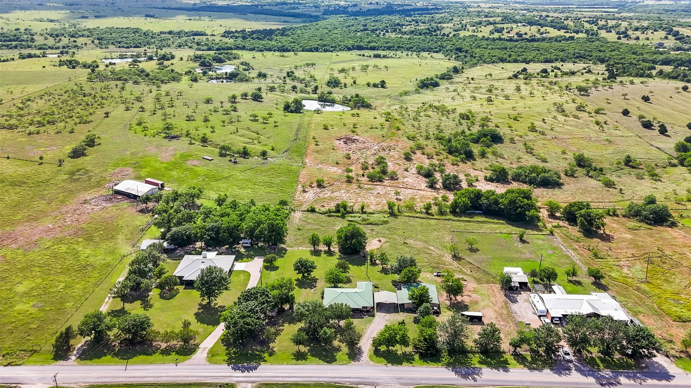 Farm For Sale in Ellis County , 2073 Fm 1182, Ennis, Texas 75119, 3 Bedrooms, 2 Bathrooms, Garage spaces, 1,700 Sqft, built in 1977, Price $750,000, mls#21288459, Real Estate Agent in Ennis, Homes For Sale in Ellis county, Homes For Sale in Ennis, Realtor in Ennis Texas, Real Estate Brokerage Independent Realty Texas, Luminita Cordes Realtor