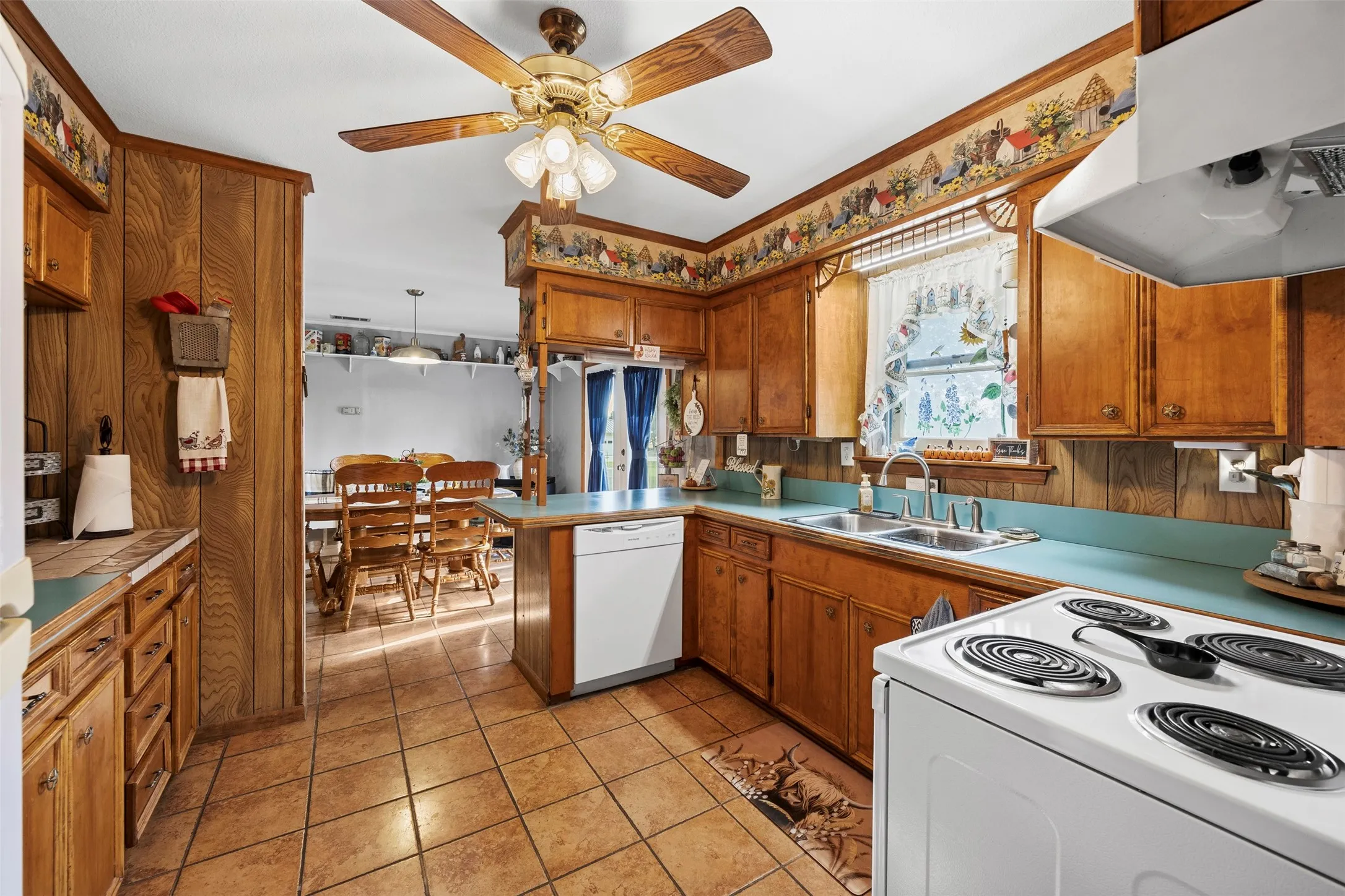 Farm For Sale in Ellis County , 2073 Fm 1182, Ennis, Texas 75119, 3 Bedrooms, 2 Bathrooms, Garage spaces, 1,700 Sqft, built in 1977, Price $750,000, mls#21288459, Real Estate Agent in Ennis, Homes For Sale in Ellis county, Homes For Sale in Ennis, Realtor in Ennis Texas, Real Estate Brokerage Independent Realty Texas, Luminita Cordes Realtor