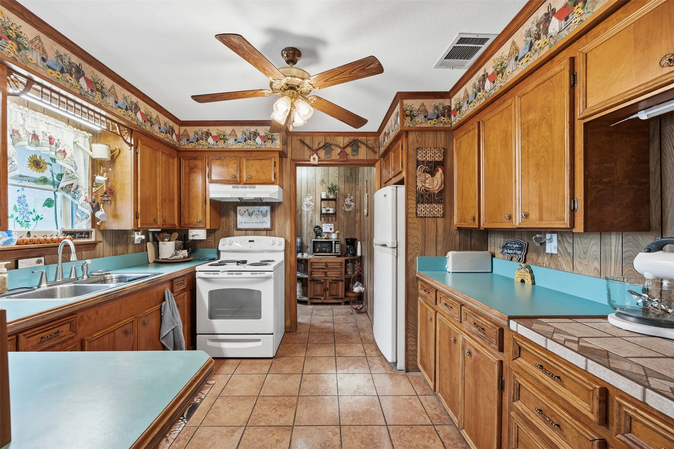 Farm For Sale in Ellis County , 2073 Fm 1182, Ennis, Texas 75119, 3 Bedrooms, 2 Bathrooms, Garage spaces, 1,700 Sqft, built in 1977, Price $750,000, mls#21288459, Real Estate Agent in Ennis, Homes For Sale in Ellis county, Homes For Sale in Ennis, Realtor in Ennis Texas, Real Estate Brokerage Independent Realty Texas, Luminita Cordes Realtor