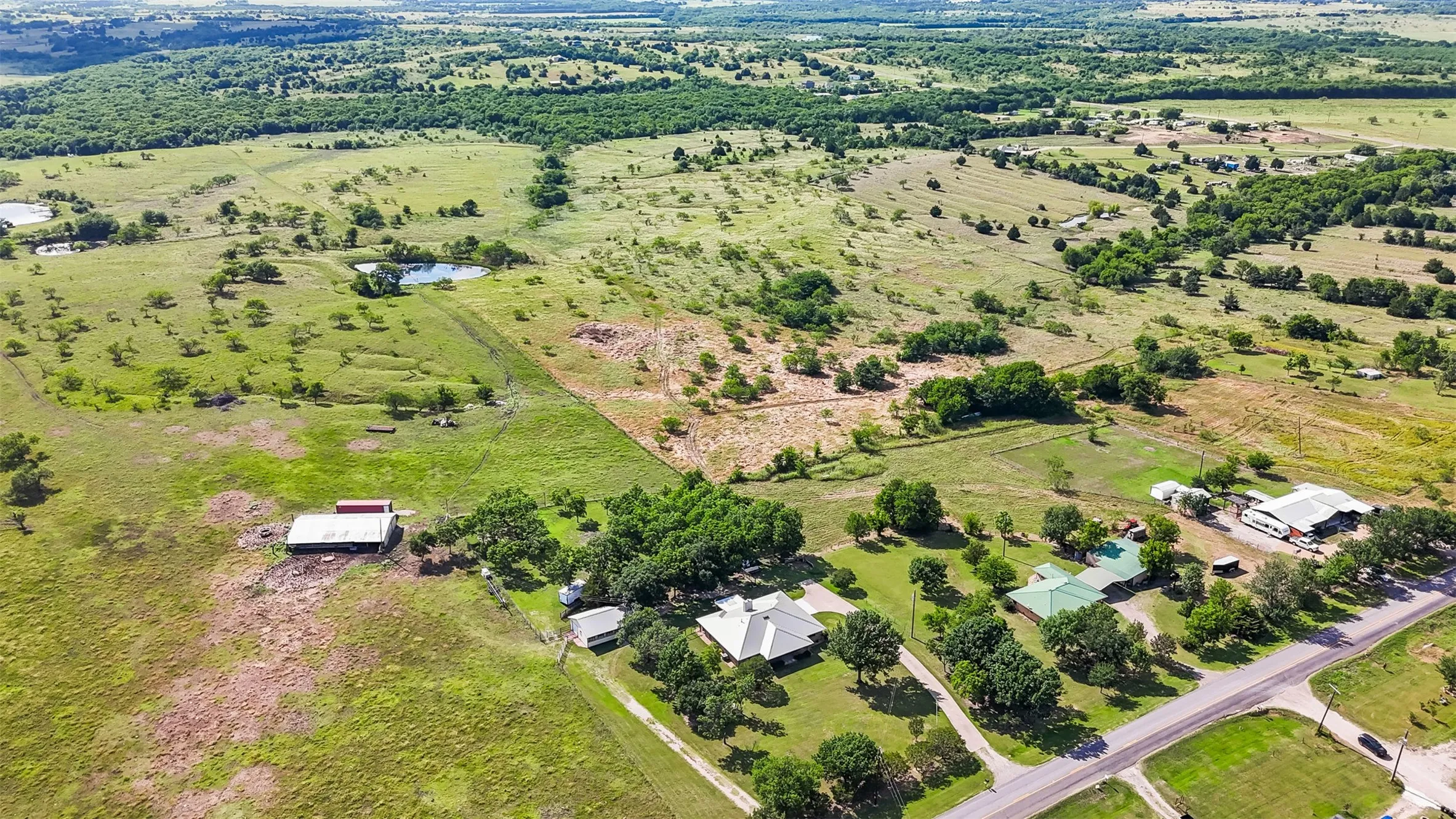 Farm For Sale in Ellis County , 2073 Fm 1182, Ennis, Texas 75119, 3 Bedrooms, 2 Bathrooms, Garage spaces, 1,700 Sqft, built in 1977, Price $750,000, mls#21288459, Real Estate Agent in Ennis, Homes For Sale in Ellis county, Homes For Sale in Ennis, Realtor in Ennis Texas, Real Estate Brokerage Independent Realty Texas, Luminita Cordes Realtor
