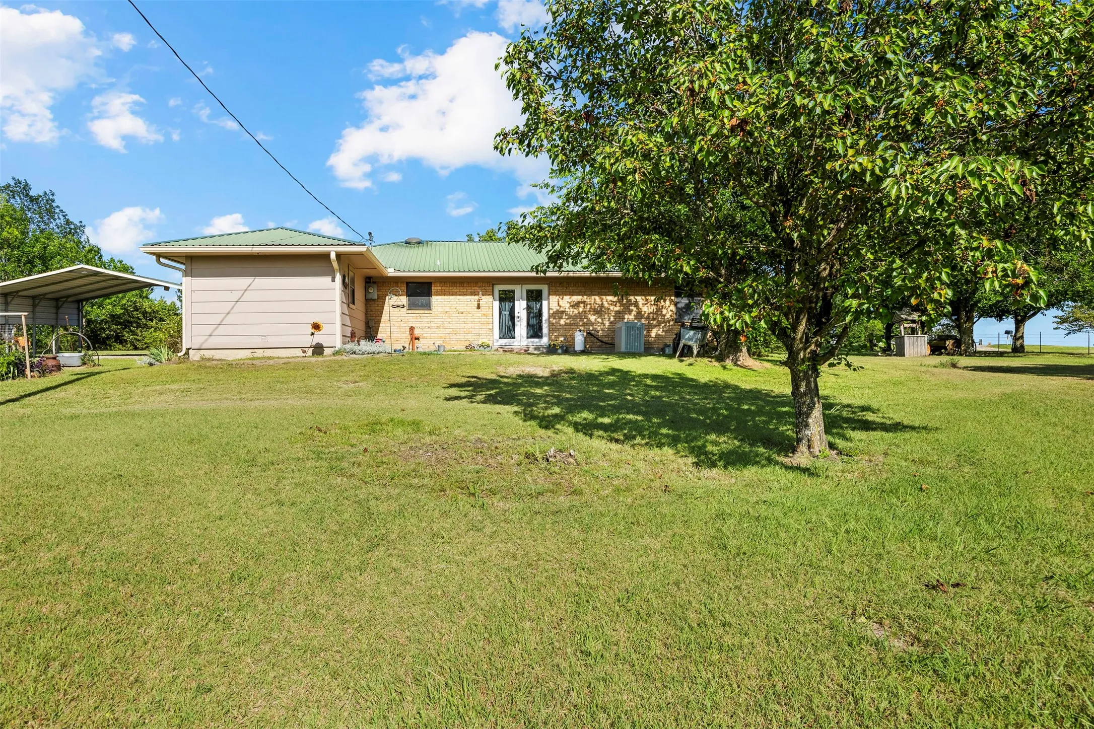 Farm For Sale in Ellis County , 2073 Fm 1182, Ennis, Texas 75119, 3 Bedrooms, 2 Bathrooms, Garage spaces, 1,700 Sqft, built in 1977, Price $750,000, mls#21288459, Real Estate Agent in Ennis, Homes For Sale in Ellis county, Homes For Sale in Ennis, Realtor in Ennis Texas, Real Estate Brokerage Independent Realty Texas, Luminita Cordes Realtor