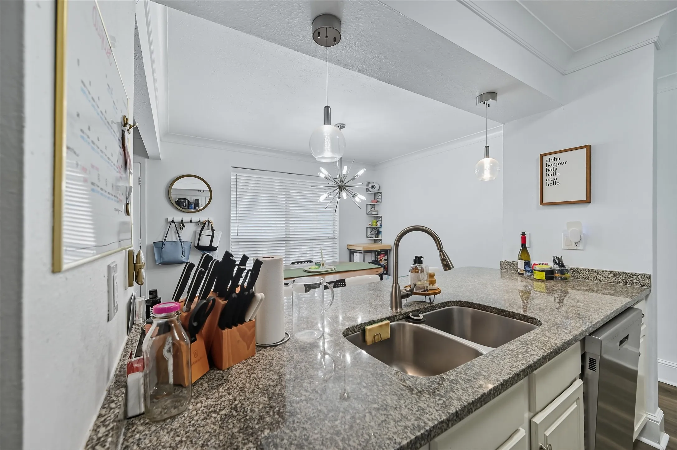 Condominium For Sale in Dallas County , 5927 E University Boulevard 221, Dallas, Texas 75206, 2 Bedroom, 2 Bathroom, Garage spaces, 1,118 Sqft, built in 1964, mls#21292331, Real Estate Agent in Dallas, Homes For Sale in Dallas county, Homes For Sale in Dallas, Realtor in Dallas Texas, Real Estate Brokerage Independent Realty Texas, Luminita Cordes Realtor