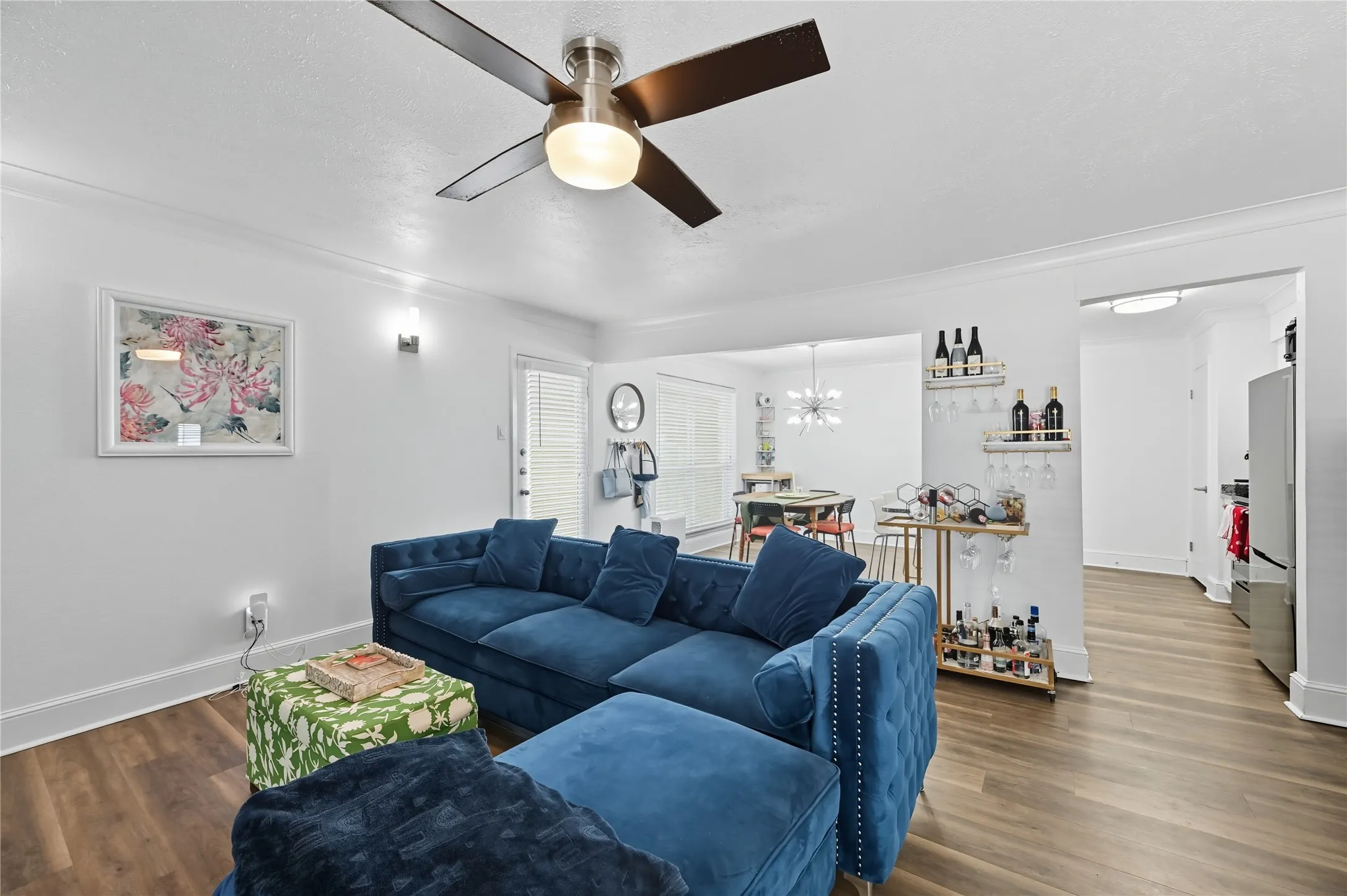 Condominium For Sale in Dallas County , 5927 E University Boulevard 221, Dallas, Texas 75206, 2 Bedroom, 2 Bathroom, Garage spaces, 1,118 Sqft, built in 1964, mls#21292331, Real Estate Agent in Dallas, Homes For Sale in Dallas county, Homes For Sale in Dallas, Realtor in Dallas Texas, Real Estate Brokerage Independent Realty Texas, Luminita Cordes Realtor