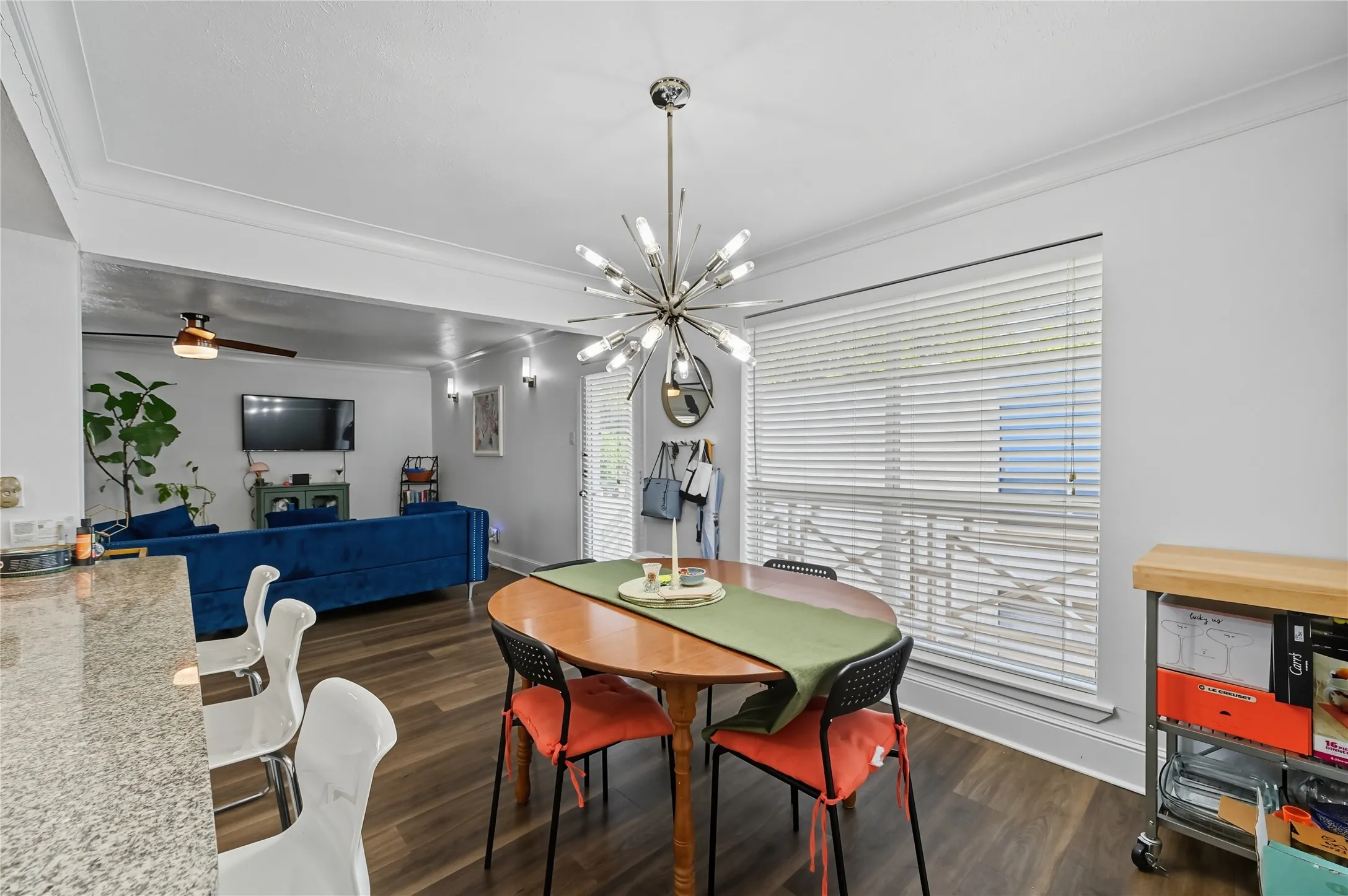 Condominium For Sale in Dallas County , 5927 E University Boulevard 221, Dallas, Texas 75206, 2 Bedroom, 2 Bathroom, Garage spaces, 1,118 Sqft, built in 1964, mls#21292331, Real Estate Agent in Dallas, Homes For Sale in Dallas county, Homes For Sale in Dallas, Realtor in Dallas Texas, Real Estate Brokerage Independent Realty Texas, Luminita Cordes Realtor