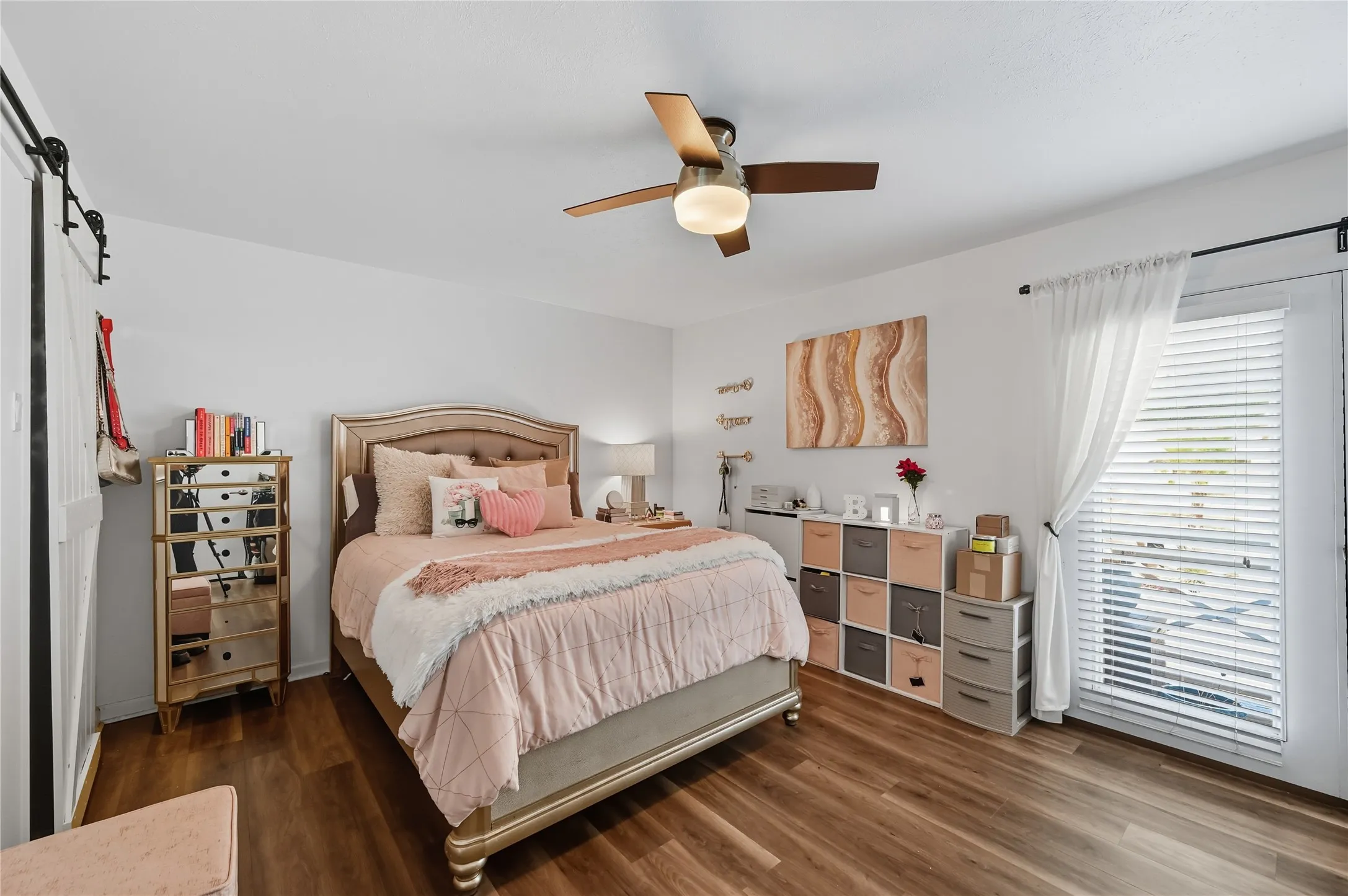 Condominium For Sale in Dallas County , 5927 E University Boulevard 221, Dallas, Texas 75206, 2 Bedroom, 2 Bathroom, Garage spaces, 1,118 Sqft, built in 1964, mls#21292331, Real Estate Agent in Dallas, Homes For Sale in Dallas county, Homes For Sale in Dallas, Realtor in Dallas Texas, Real Estate Brokerage Independent Realty Texas, Luminita Cordes Realtor