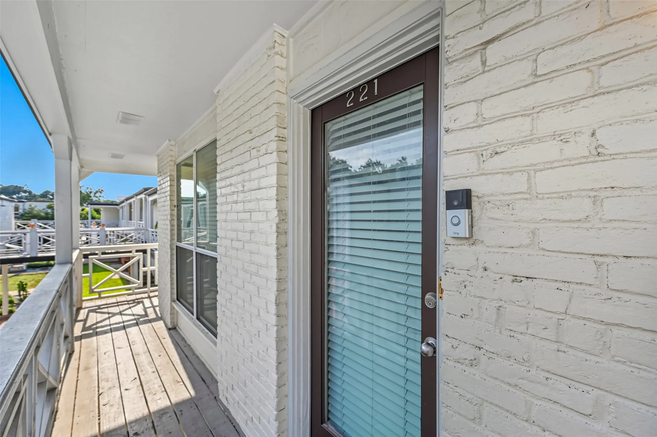 Condominium For Sale in Dallas County , 5927 E University Boulevard 221, Dallas, Texas 75206, 2 Bedroom, 2 Bathroom, Garage spaces, 1,118 Sqft, built in 1964, mls#21292331, Real Estate Agent in Dallas, Homes For Sale in Dallas county, Homes For Sale in Dallas, Realtor in Dallas Texas, Real Estate Brokerage Independent Realty Texas, Luminita Cordes Realtor