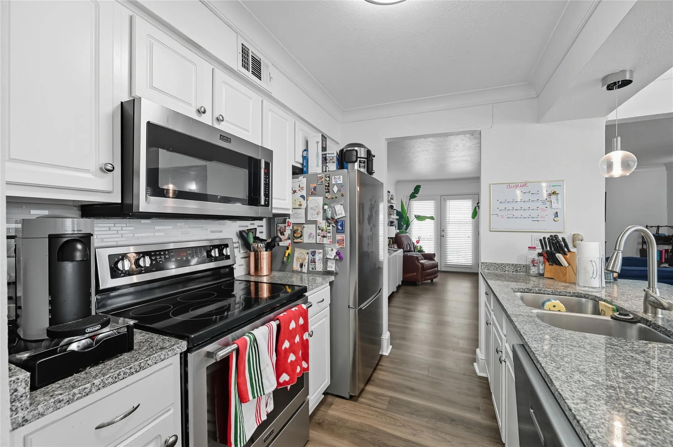 Condominium For Sale in Dallas County , 5927 E University Boulevard 221, Dallas, Texas 75206, 2 Bedroom, 2 Bathroom, Garage spaces, 1,118 Sqft, built in 1964, mls#21292331, Real Estate Agent in Dallas, Homes For Sale in Dallas county, Homes For Sale in Dallas, Realtor in Dallas Texas, Real Estate Brokerage Independent Realty Texas, Luminita Cordes Realtor