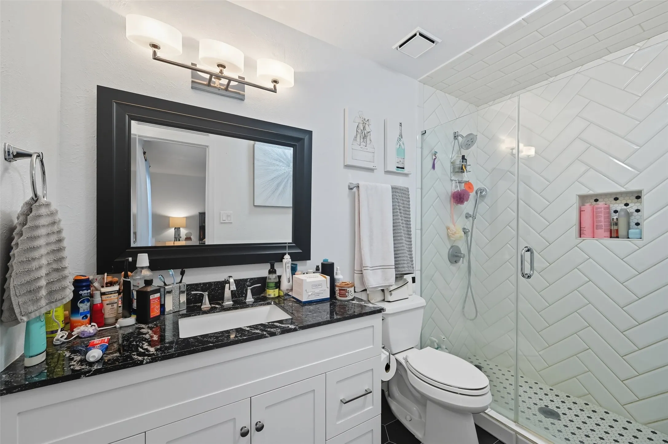 Condominium For Sale in Dallas County , 5927 E University Boulevard 221, Dallas, Texas 75206, 2 Bedroom, 2 Bathroom, Garage spaces, 1,118 Sqft, built in 1964, mls#21292331, Real Estate Agent in Dallas, Homes For Sale in Dallas county, Homes For Sale in Dallas, Realtor in Dallas Texas, Real Estate Brokerage Independent Realty Texas, Luminita Cordes Realtor