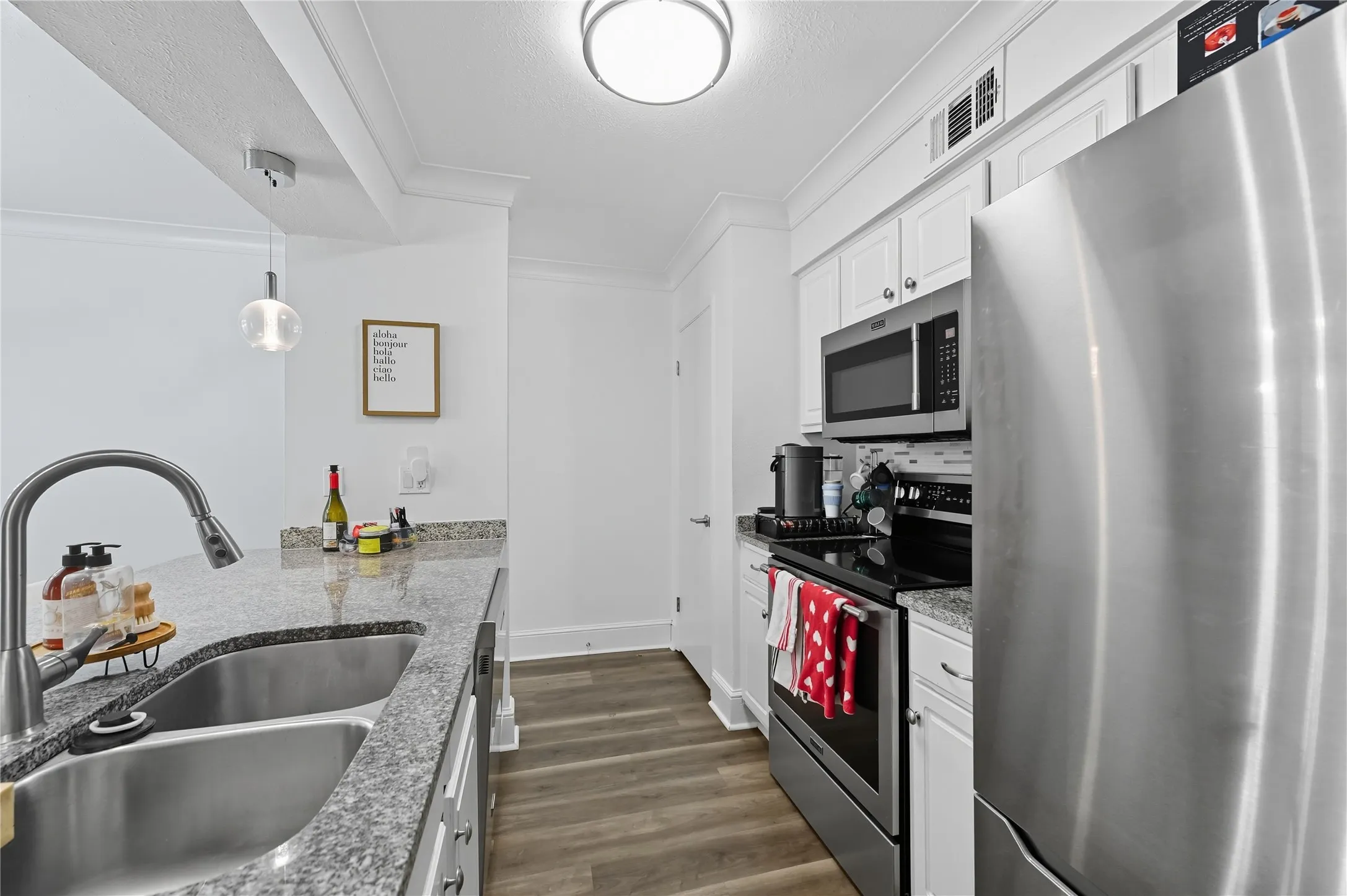 Condominium For Sale in Dallas County , 5927 E University Boulevard 221, Dallas, Texas 75206, 2 Bedroom, 2 Bathroom, Garage spaces, 1,118 Sqft, built in 1964, mls#21292331, Real Estate Agent in Dallas, Homes For Sale in Dallas county, Homes For Sale in Dallas, Realtor in Dallas Texas, Real Estate Brokerage Independent Realty Texas, Luminita Cordes Realtor