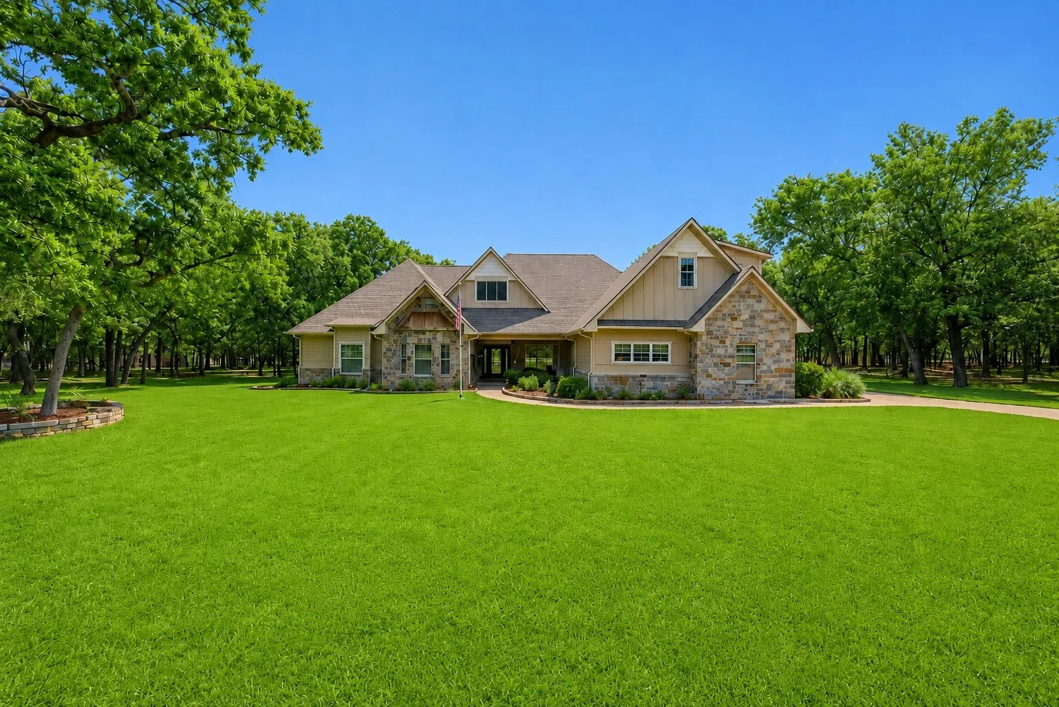 Single Family Residence For Sale in Henderson County , 7811 Angelina Drive, Athens, Texas 75752, 4 Bedroom, 3 Bathroom, 3 Garage spaces, 3,391 Sqft, built in 2012, mls#21292344, Real Estate Agent in Athens, Homes For Sale in Henderson county, Homes For Sale in Athens, Realtor in Athens Texas, Real Estate Brokerage Independent Realty Texas, Luminita Cordes Realtor
