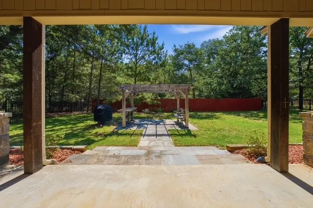 Single Family Residence For Sale in Henderson County , 7811 Angelina Drive, Athens, Texas 75752, 4 Bedroom, 3 Bathroom, 3 Garage spaces, 3,391 Sqft, built in 2012, mls#21292344, Real Estate Agent in Athens, Homes For Sale in Henderson county, Homes For Sale in Athens, Realtor in Athens Texas, Real Estate Brokerage Independent Realty Texas, Luminita Cordes Realtor