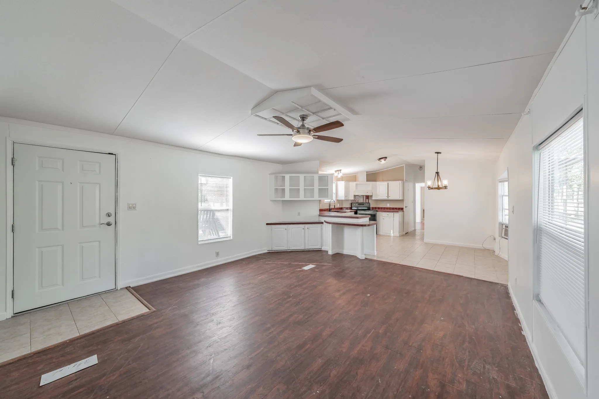 Single Family Residence For Sale in Parker County , 419 Wood River Road, Millsap, Texas 76066, 3 Bedroom, 2 Bathroom, Garage spaces, 1,050 Sqft, built in 0, mls#21292350, Real Estate Agent in Millsap, Homes For Sale in Parker county, Homes For Sale in Millsap, Realtor in Millsap Texas, Real Estate Brokerage Independent Realty Texas, Luminita Cordes Realtor