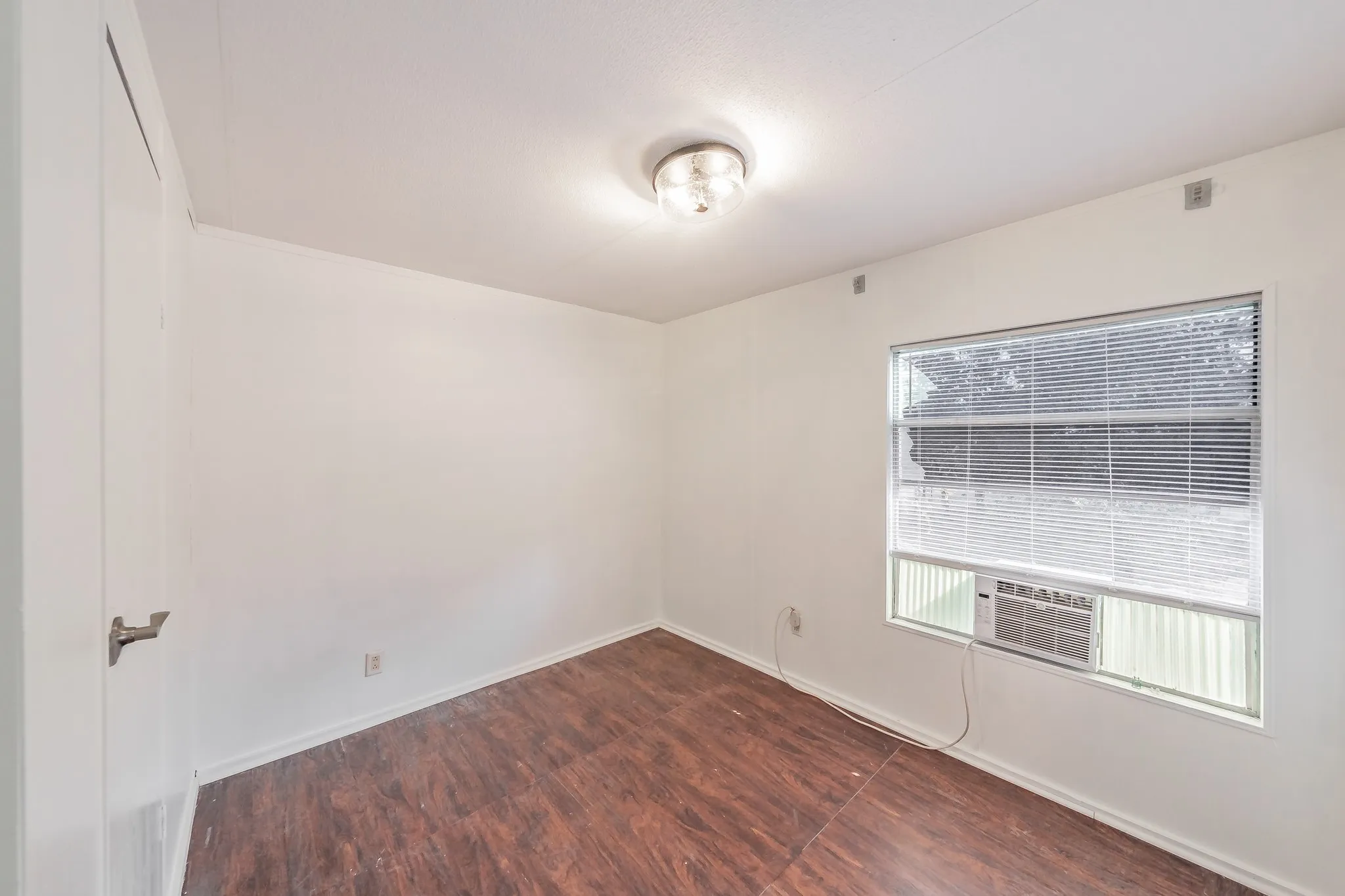 Single Family Residence For Sale in Parker County , 419 Wood River Road, Millsap, Texas 76066, 3 Bedroom, 2 Bathroom, Garage spaces, 1,050 Sqft, built in 0, mls#21292350, Real Estate Agent in Millsap, Homes For Sale in Parker county, Homes For Sale in Millsap, Realtor in Millsap Texas, Real Estate Brokerage Independent Realty Texas, Luminita Cordes Realtor