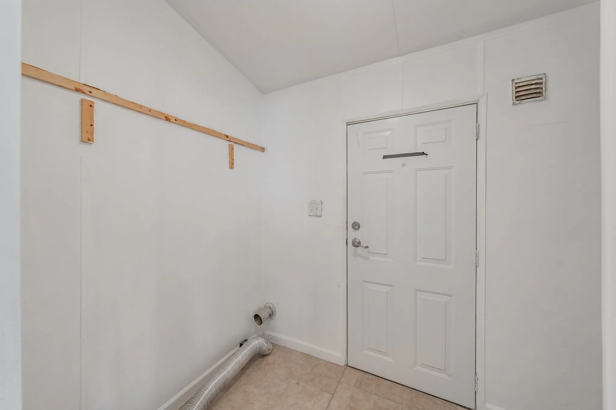Single Family Residence For Sale in Parker County , 419 Wood River Road, Millsap, Texas 76066, 3 Bedroom, 2 Bathroom, Garage spaces, 1,050 Sqft, built in 0, mls#21292350, Real Estate Agent in Millsap, Homes For Sale in Parker county, Homes For Sale in Millsap, Realtor in Millsap Texas, Real Estate Brokerage Independent Realty Texas, Luminita Cordes Realtor
